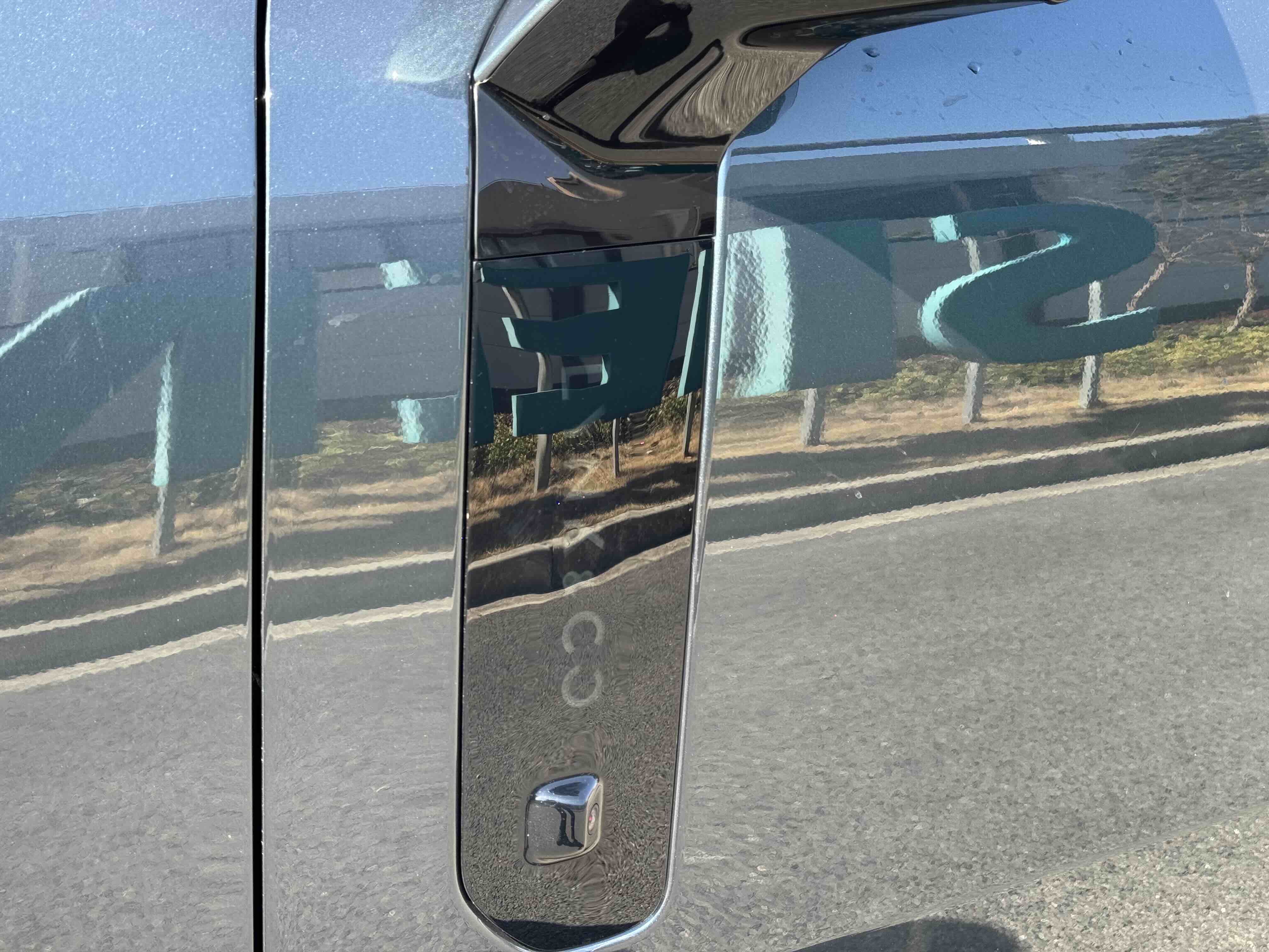 Lynk & Co 900 2025 car image #8