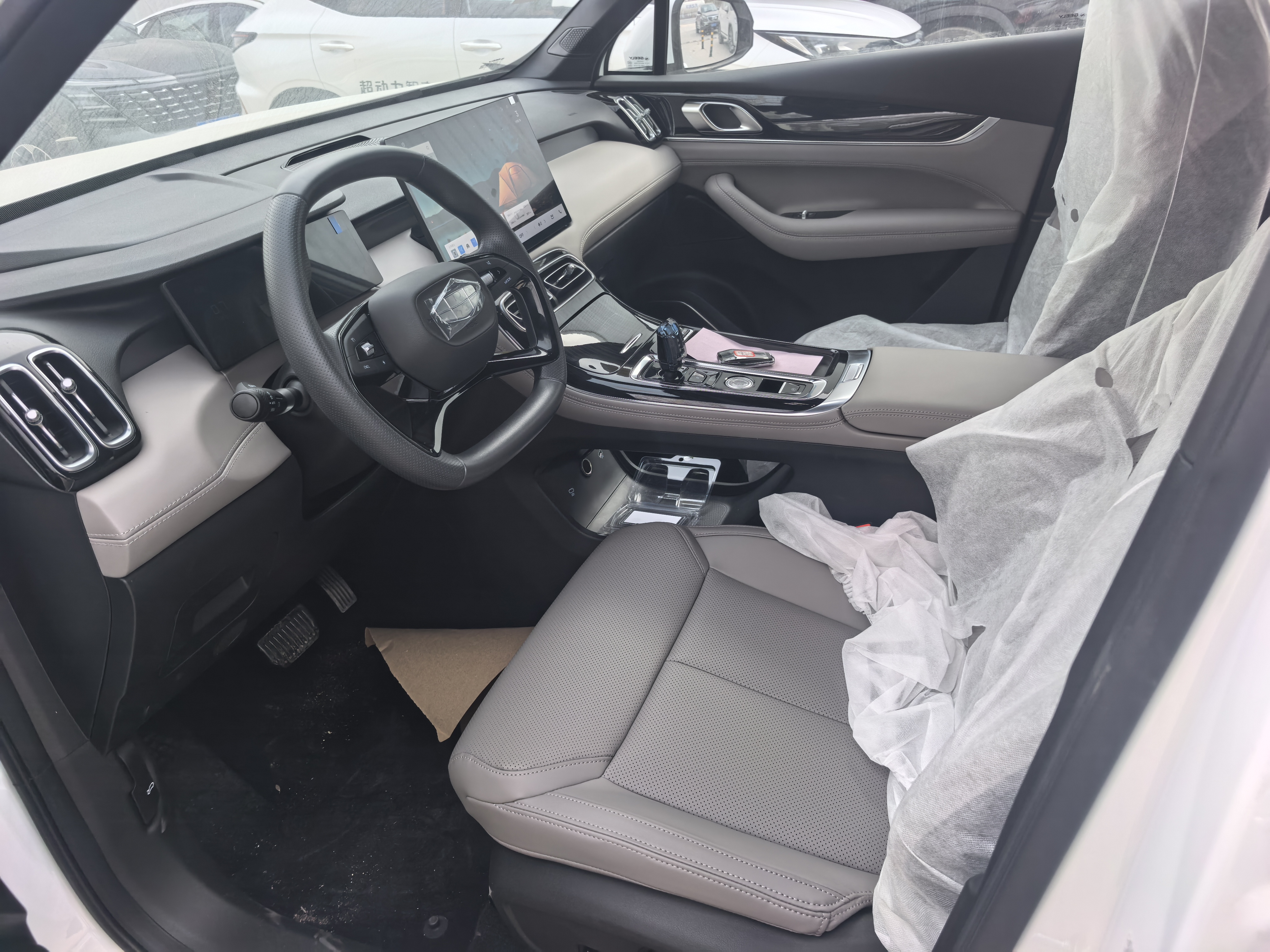 GEELY Boyue L 2026 immagine di auto #8