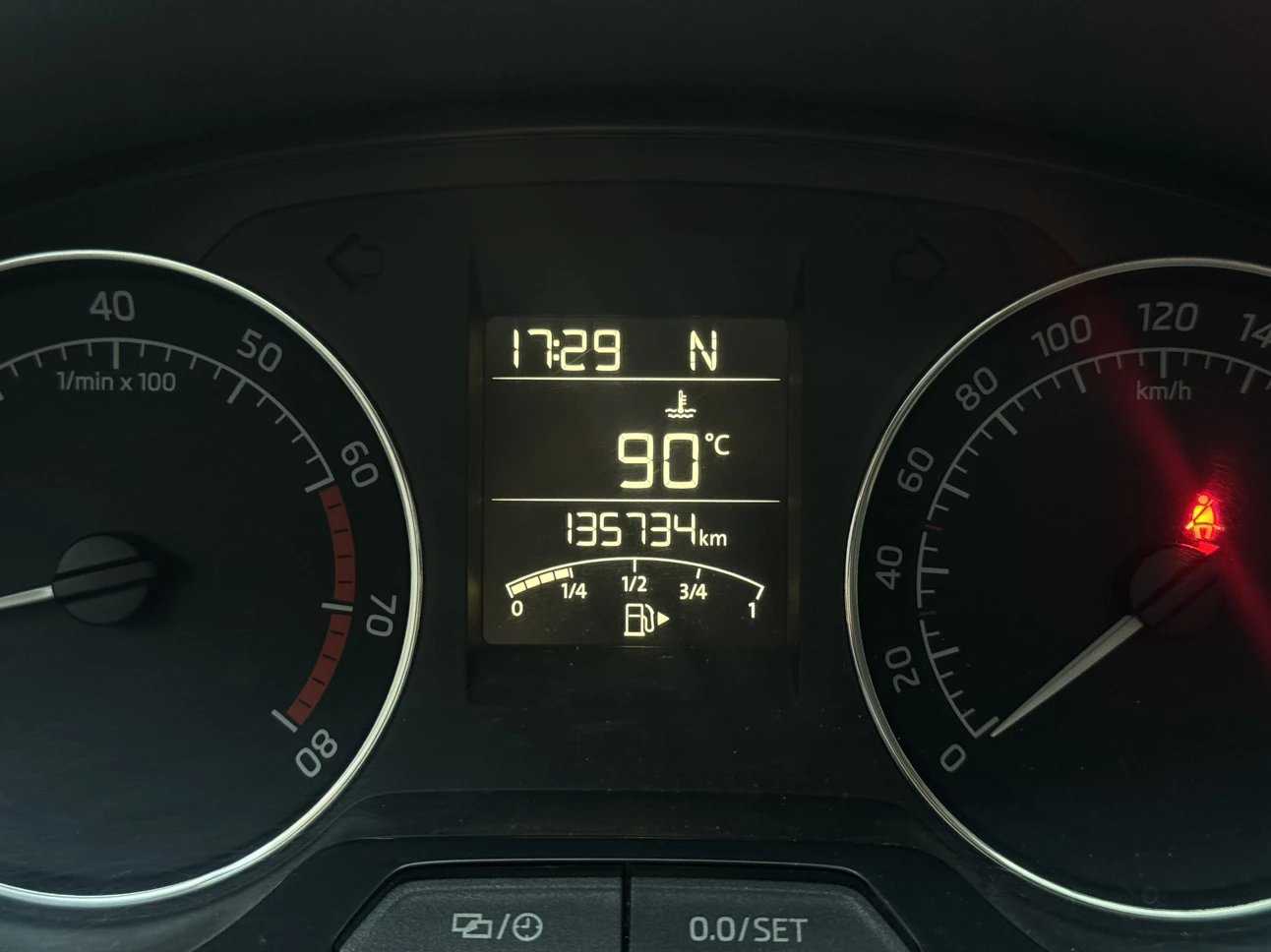 Skoda Rapid Spaceback 2015 car image #8