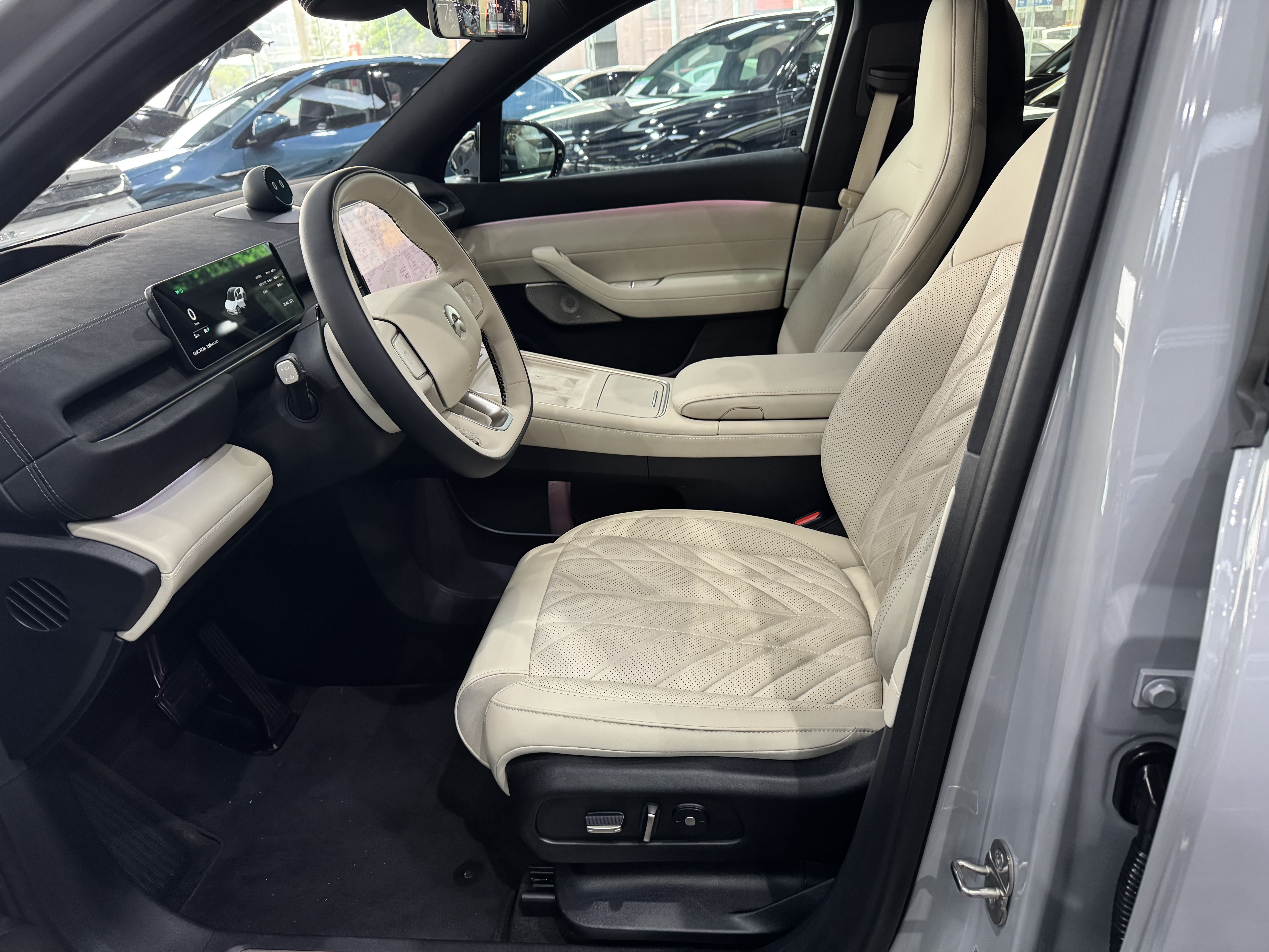 蔚来 蔚来EC6 2025 汽车图片 #8