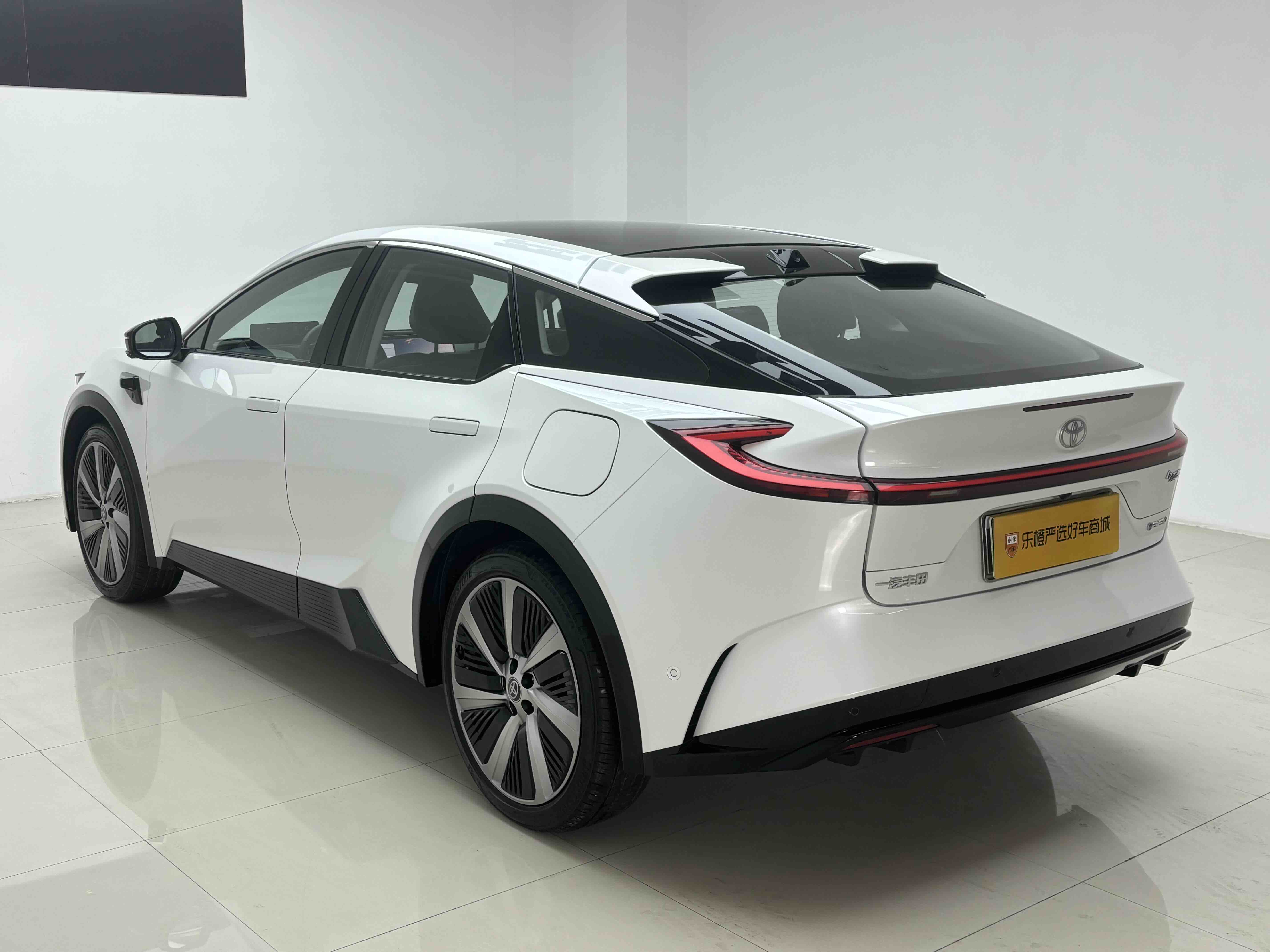 Toyota bZ5 2025 car image #8