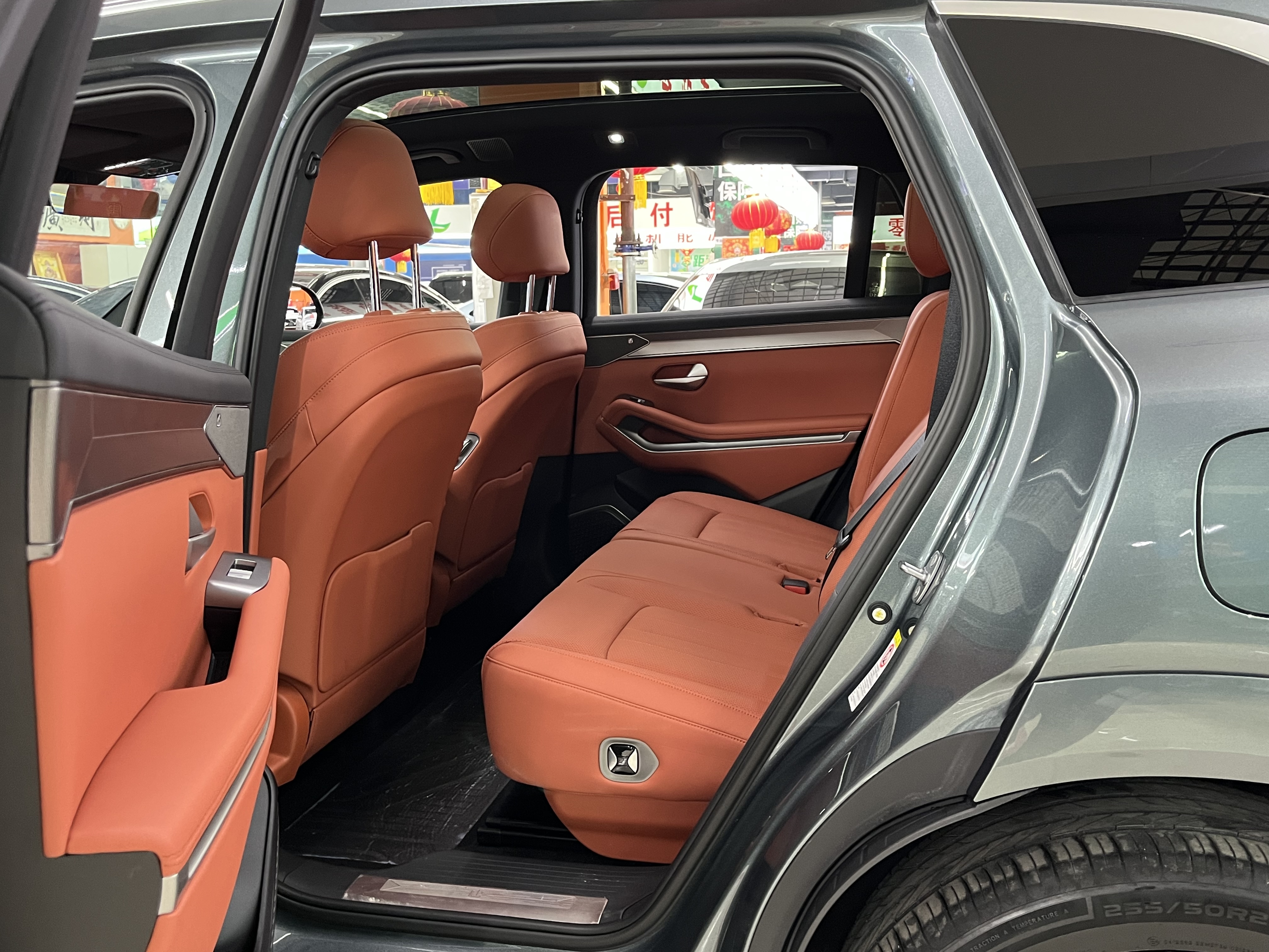 BYD Tang L 2025 immagine di auto #8