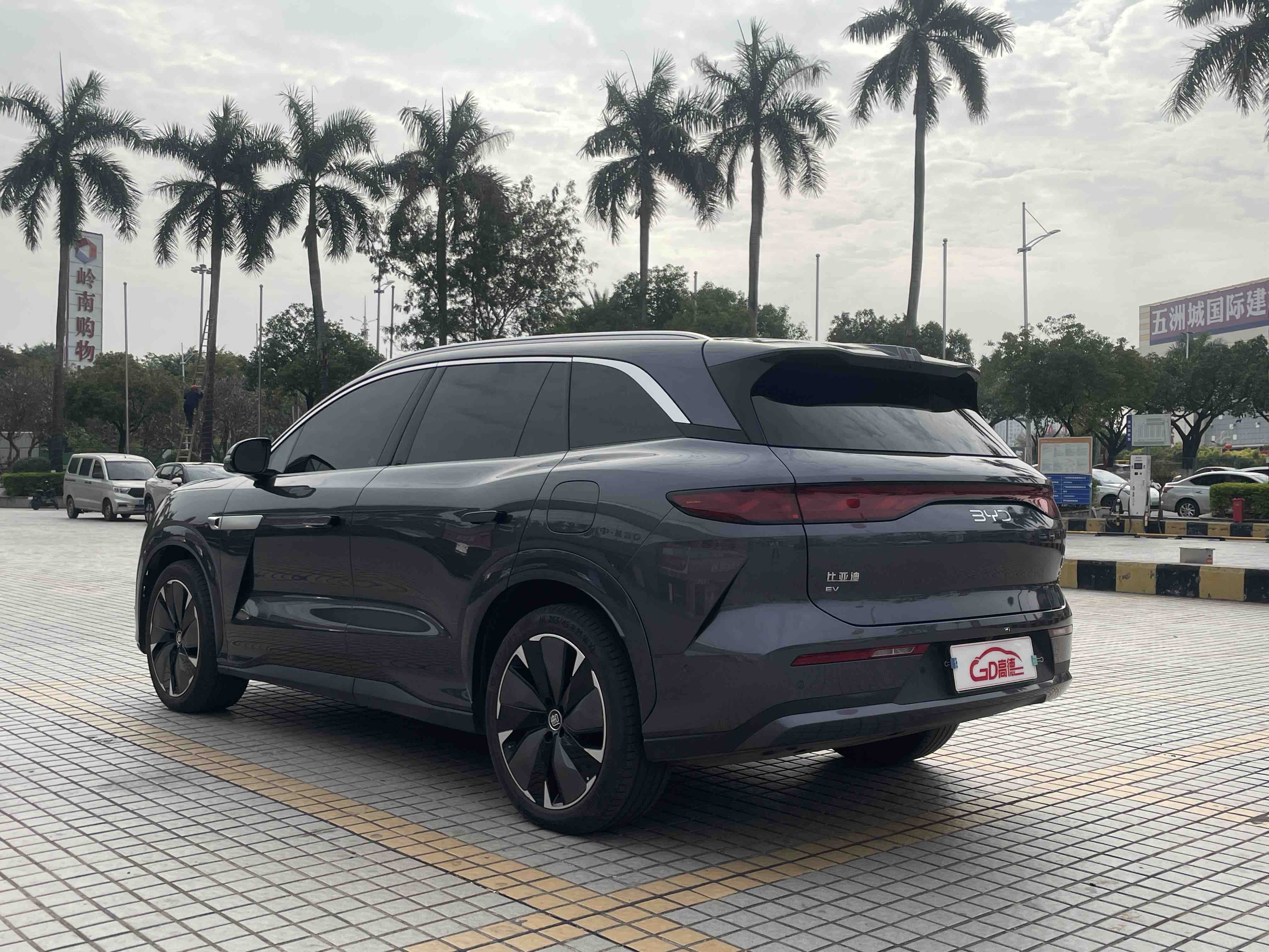 BYD Tang L 2025 immagine di auto #8