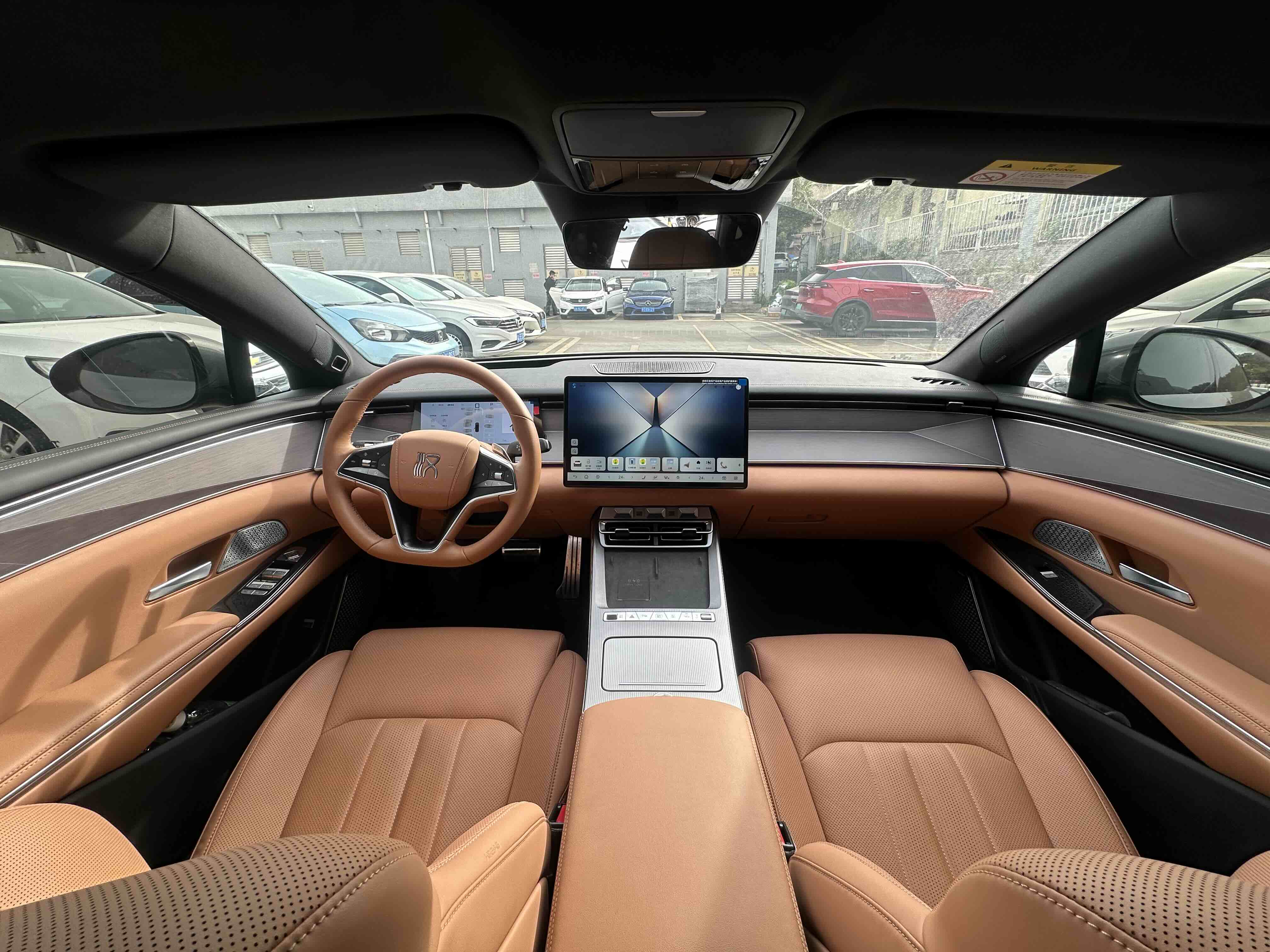 BYD HanL 2025 car image #8