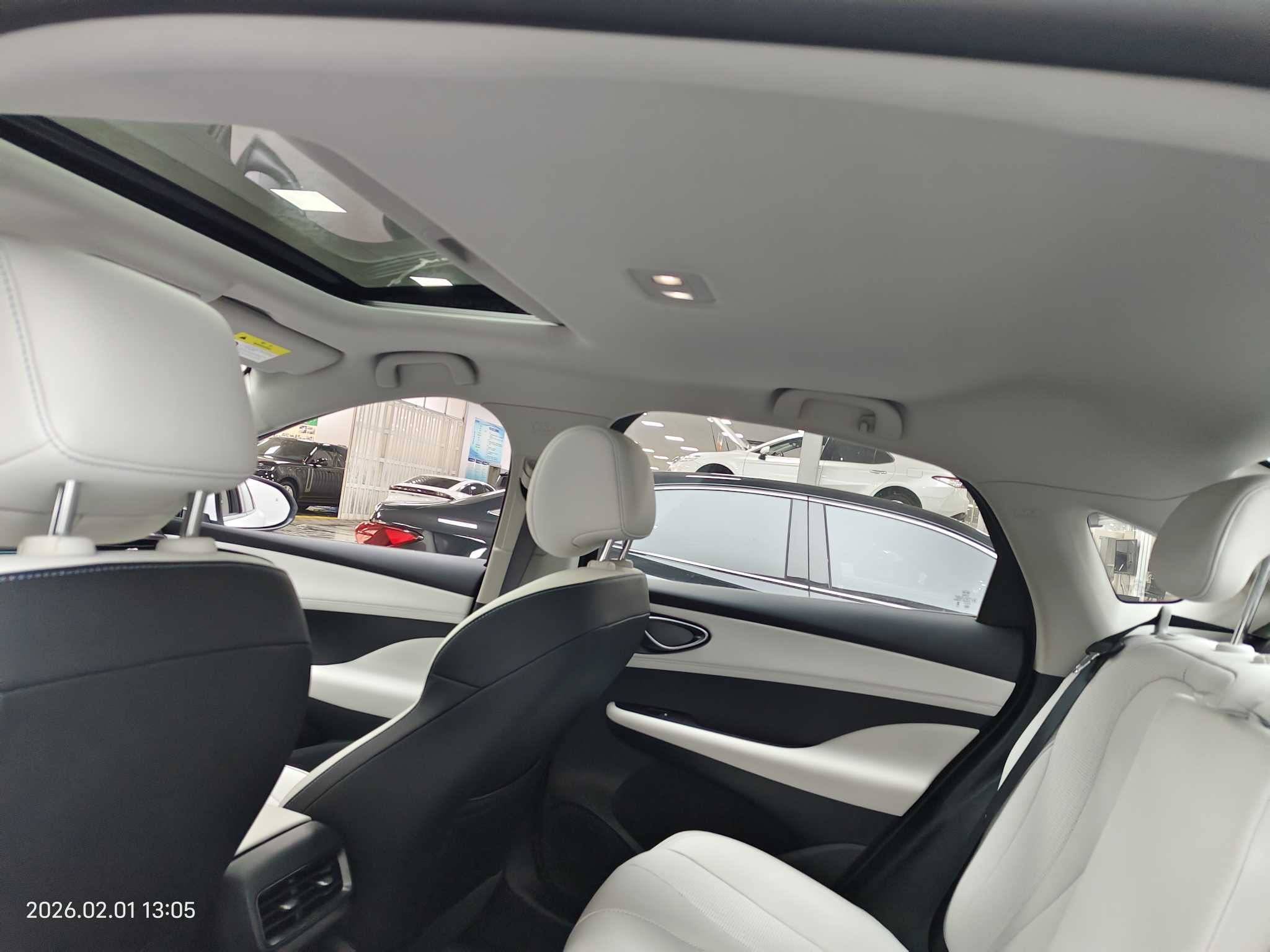 BYD Seal 05 DM-i 2025 car image #8