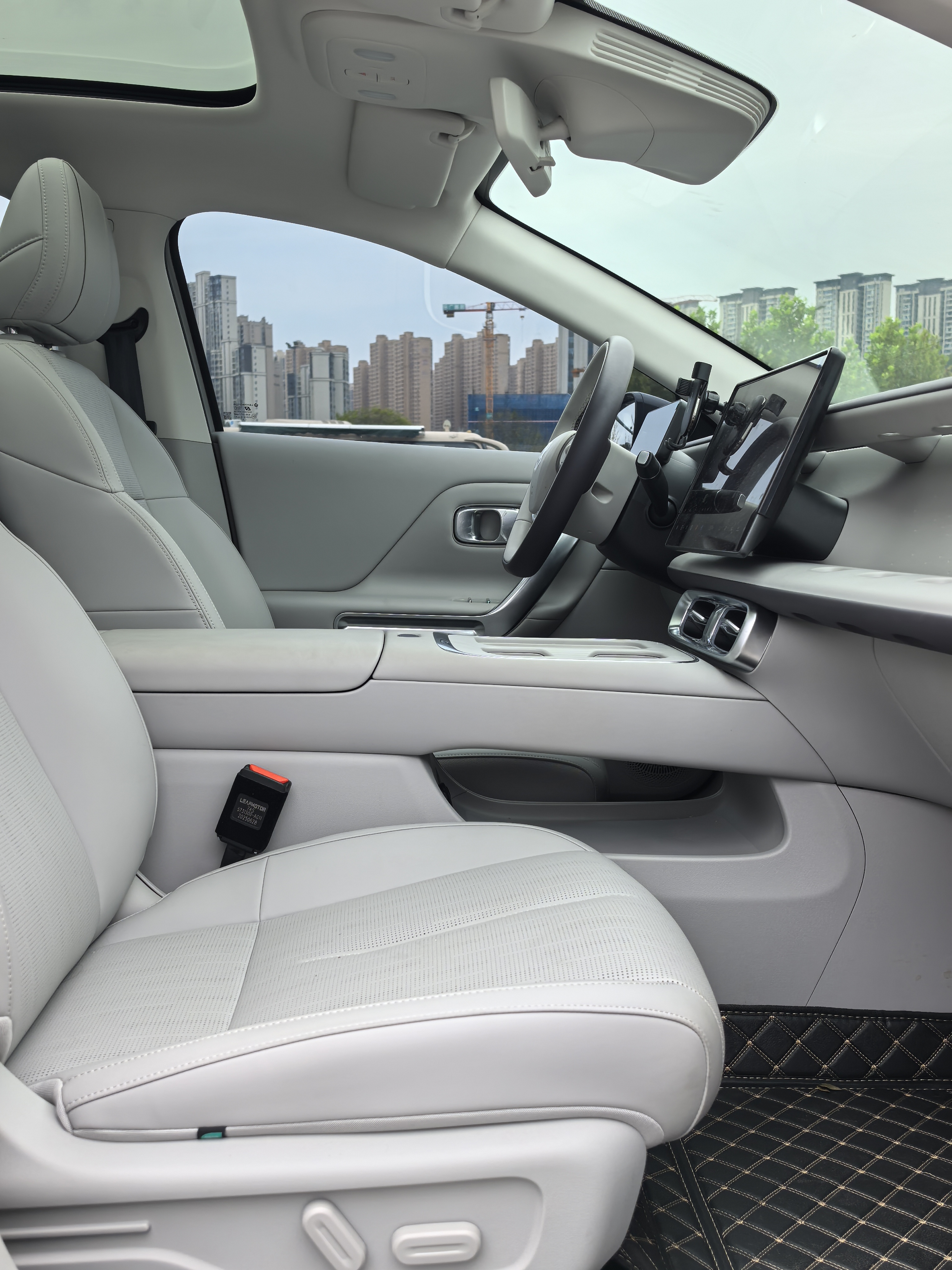 零跑汽车 零跑B01 2025 汽车图片 #8