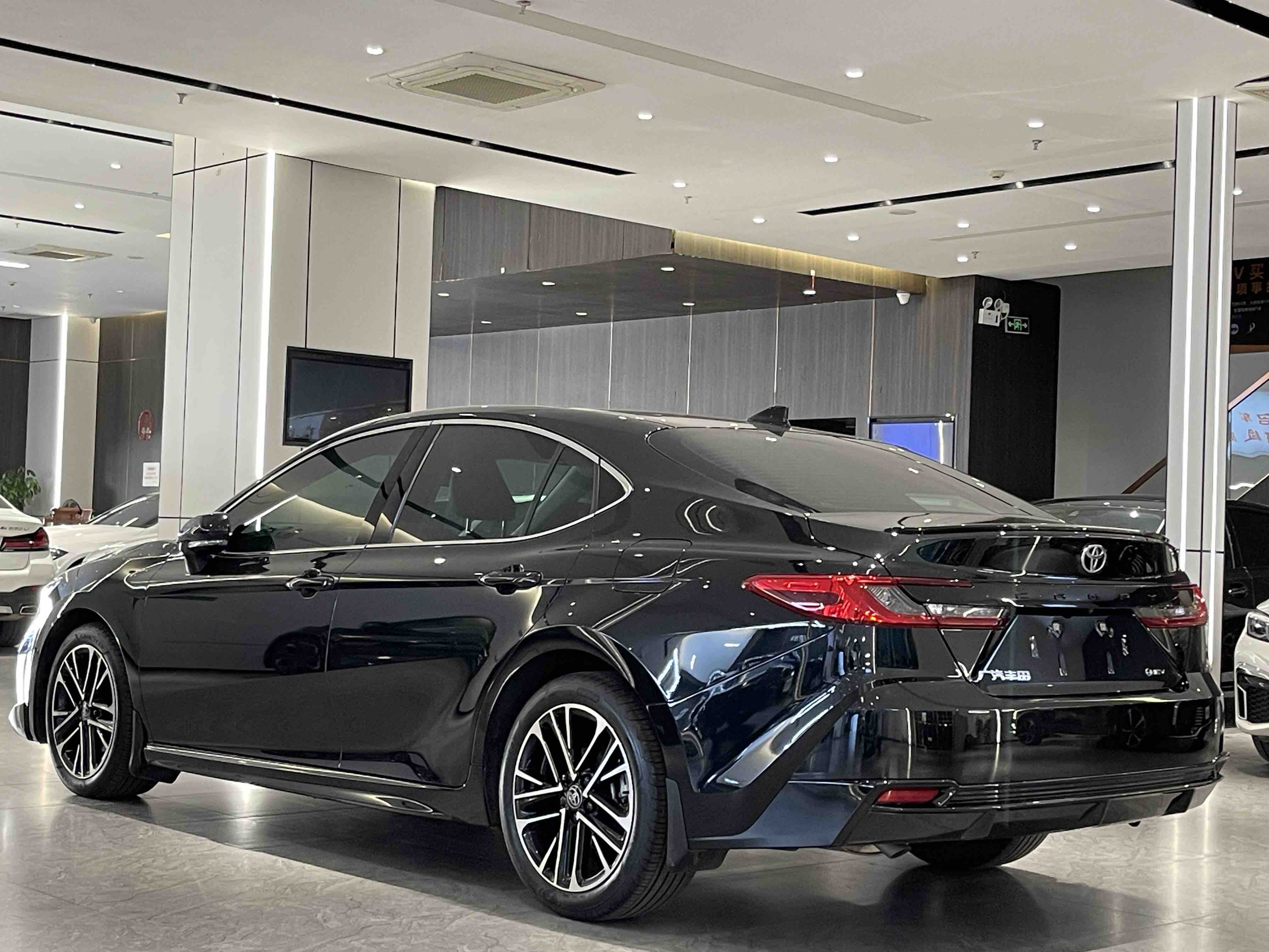 Toyota Camry 2025 #8 Toyota Camry 2025 car image #8