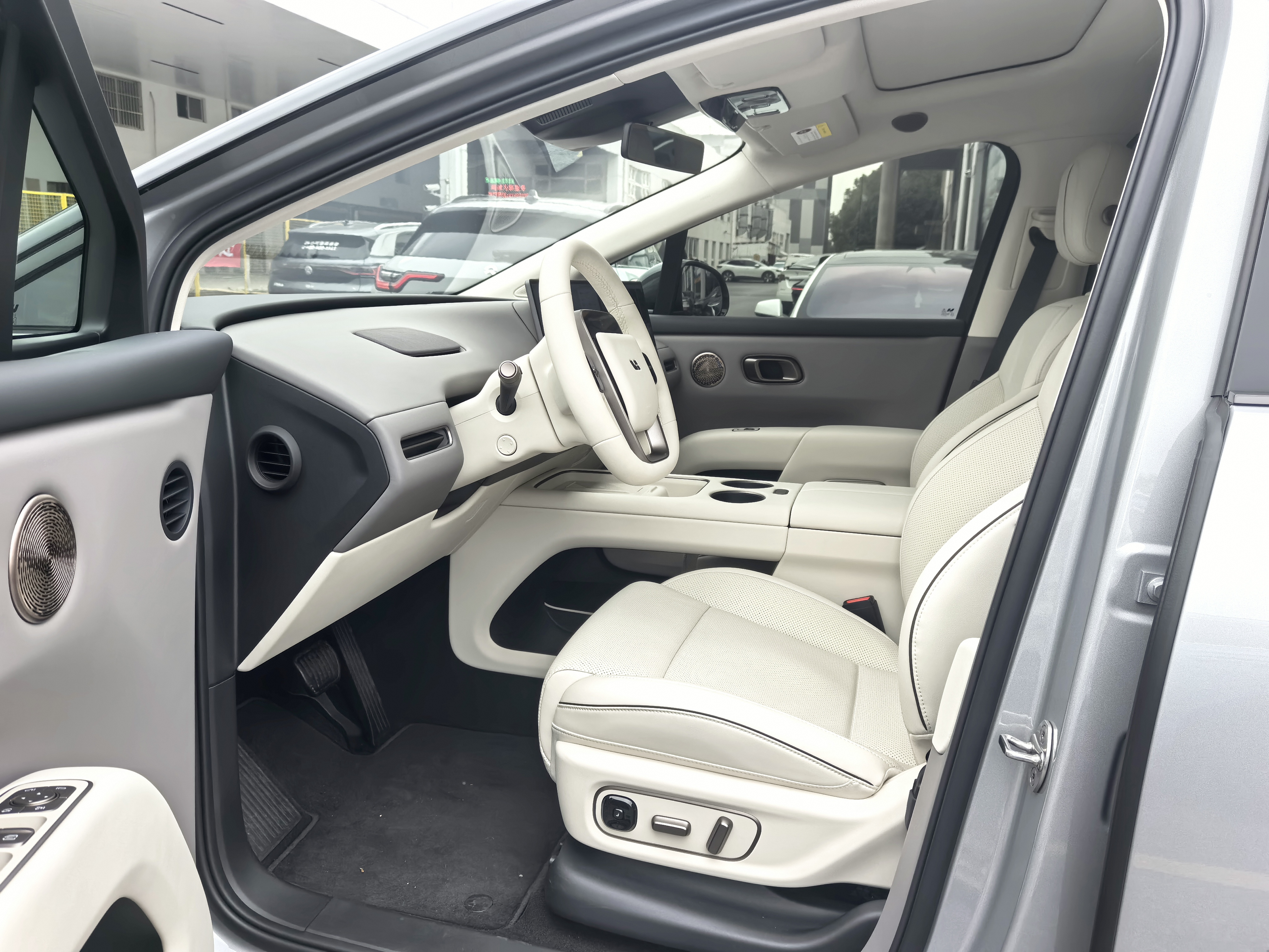 理想汽车 理想i6 2025 汽车图片 #8