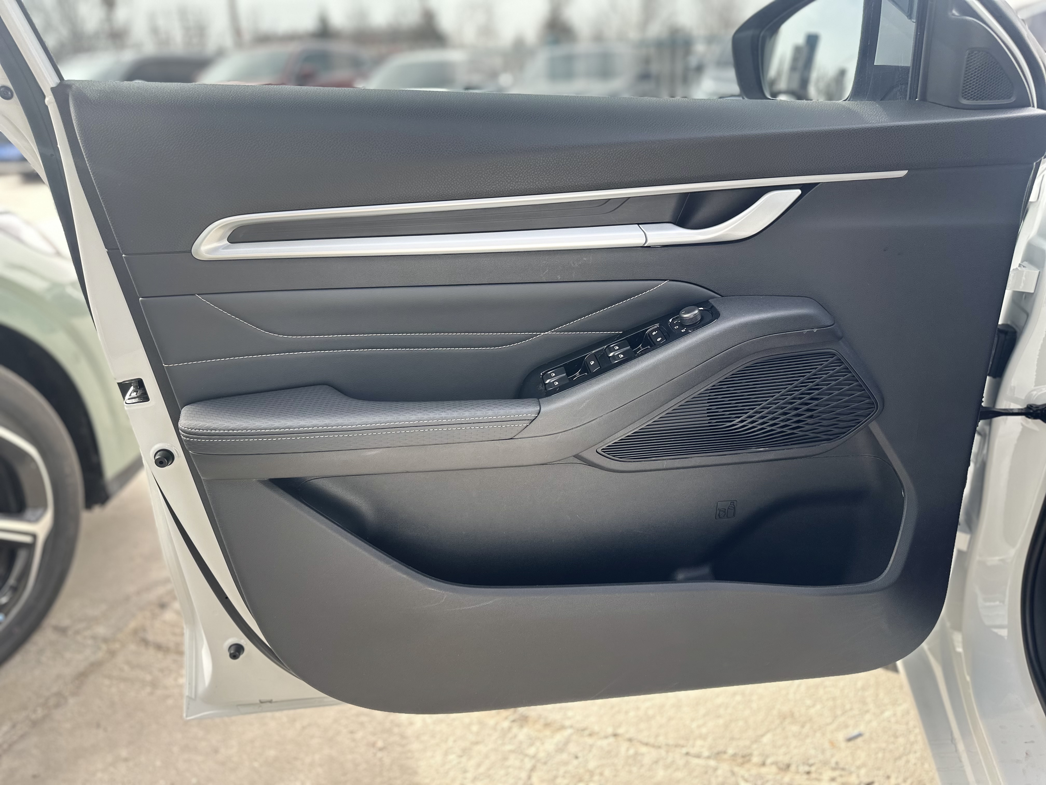 GEELY Emgrand 2025 #8 GEELY Emgrand 2025 car image #8