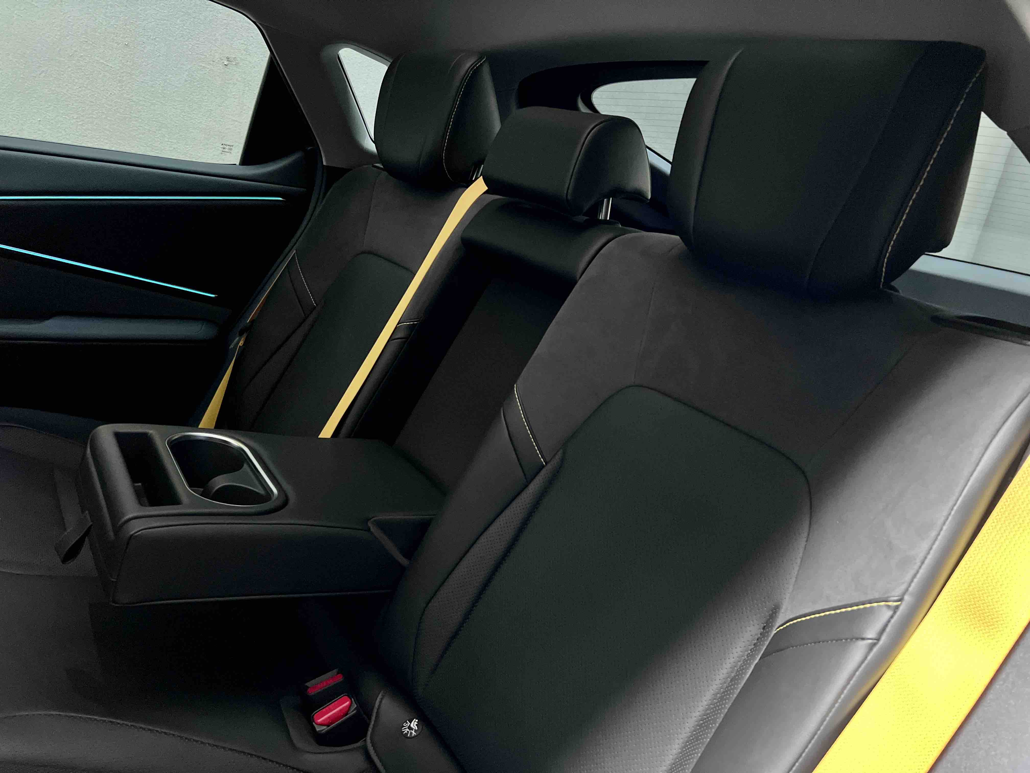 Toyota bZ5 2025 immagine di auto #8