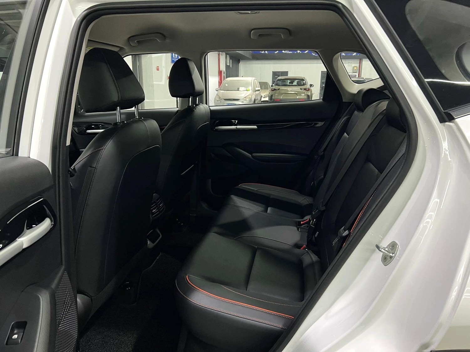 Kia Seltos 2025 imagen de coche #8