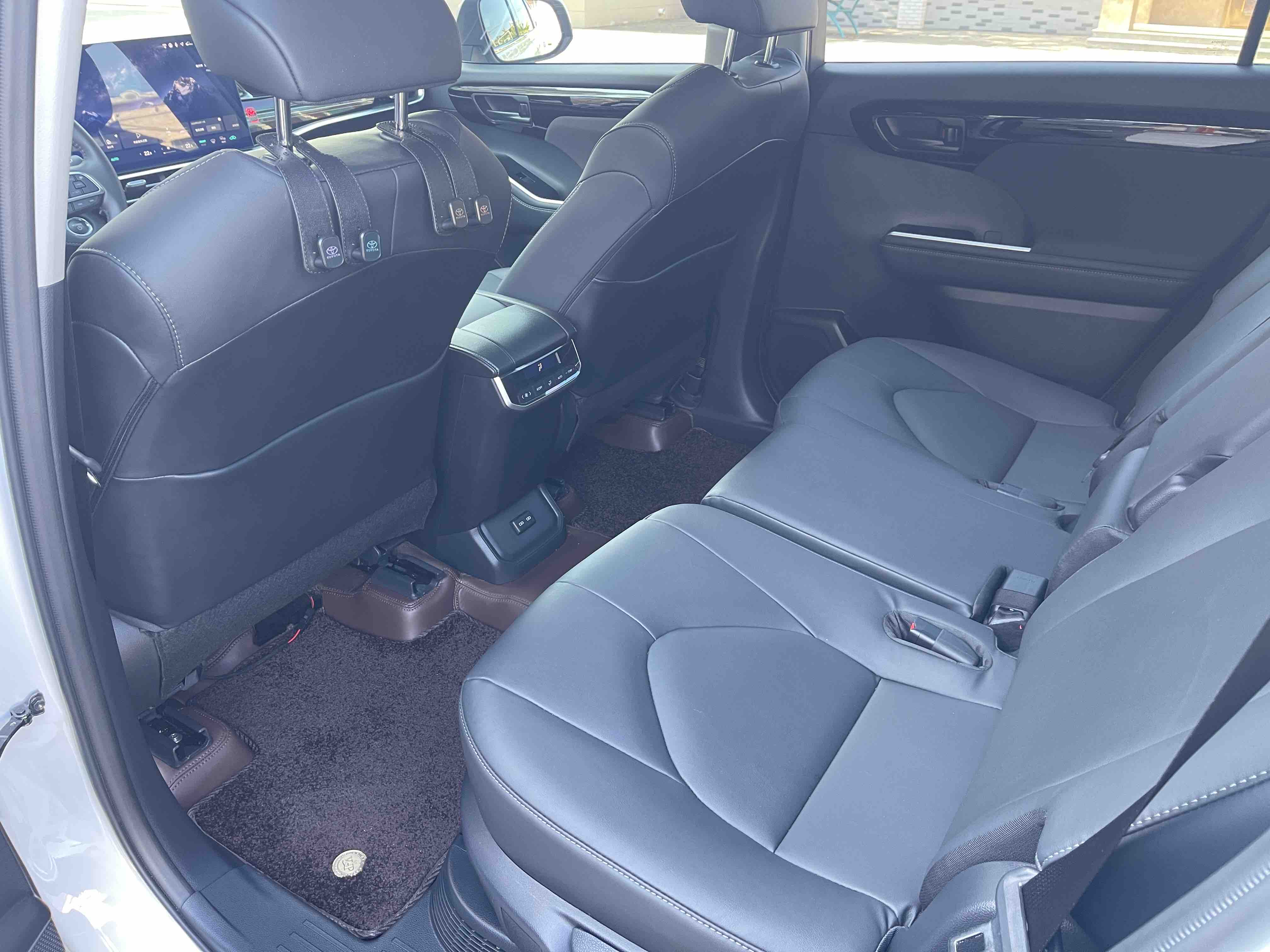 Toyota Highlander 2025 car image #8