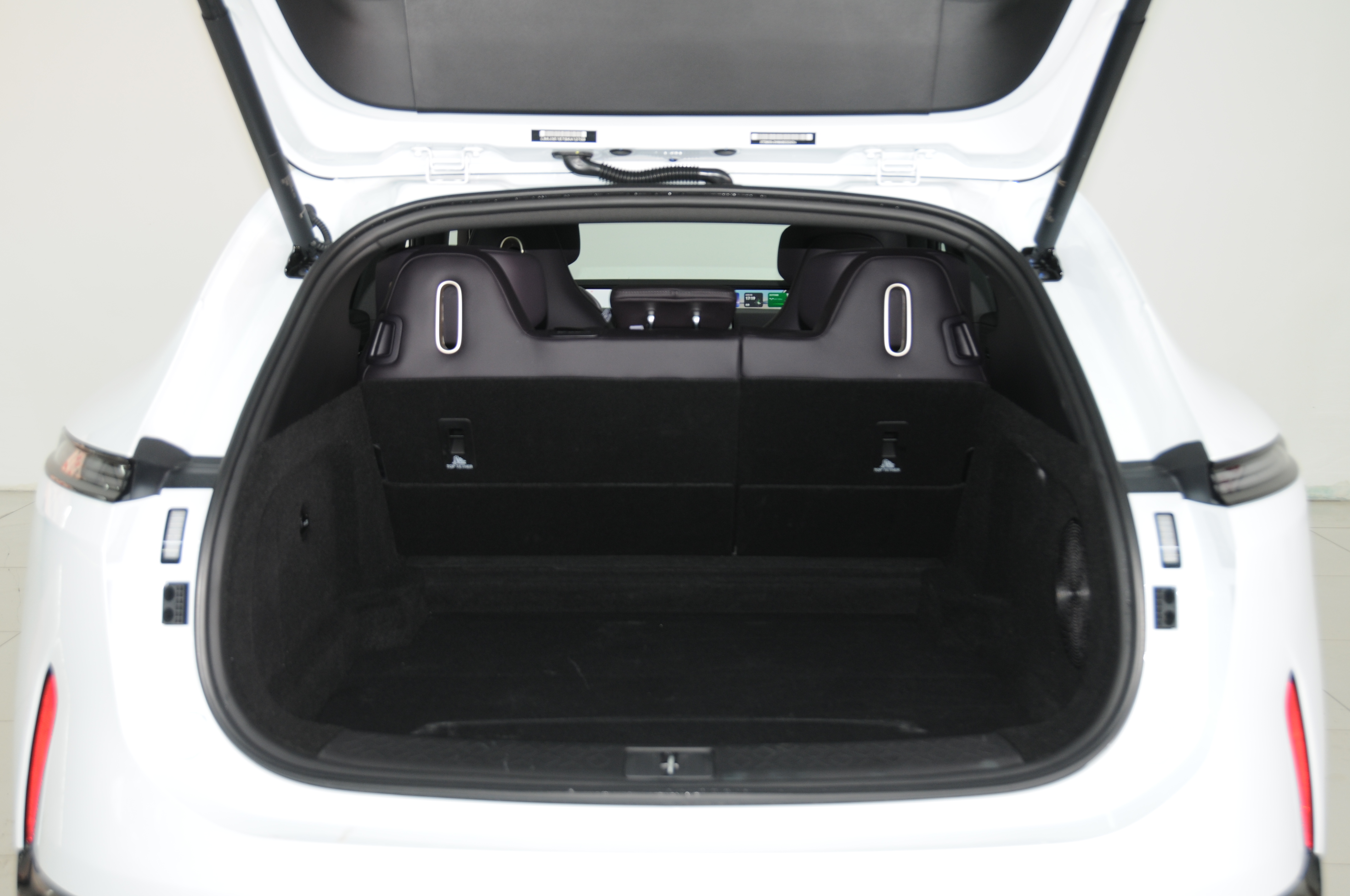 Avatr 07 2025 car image #8