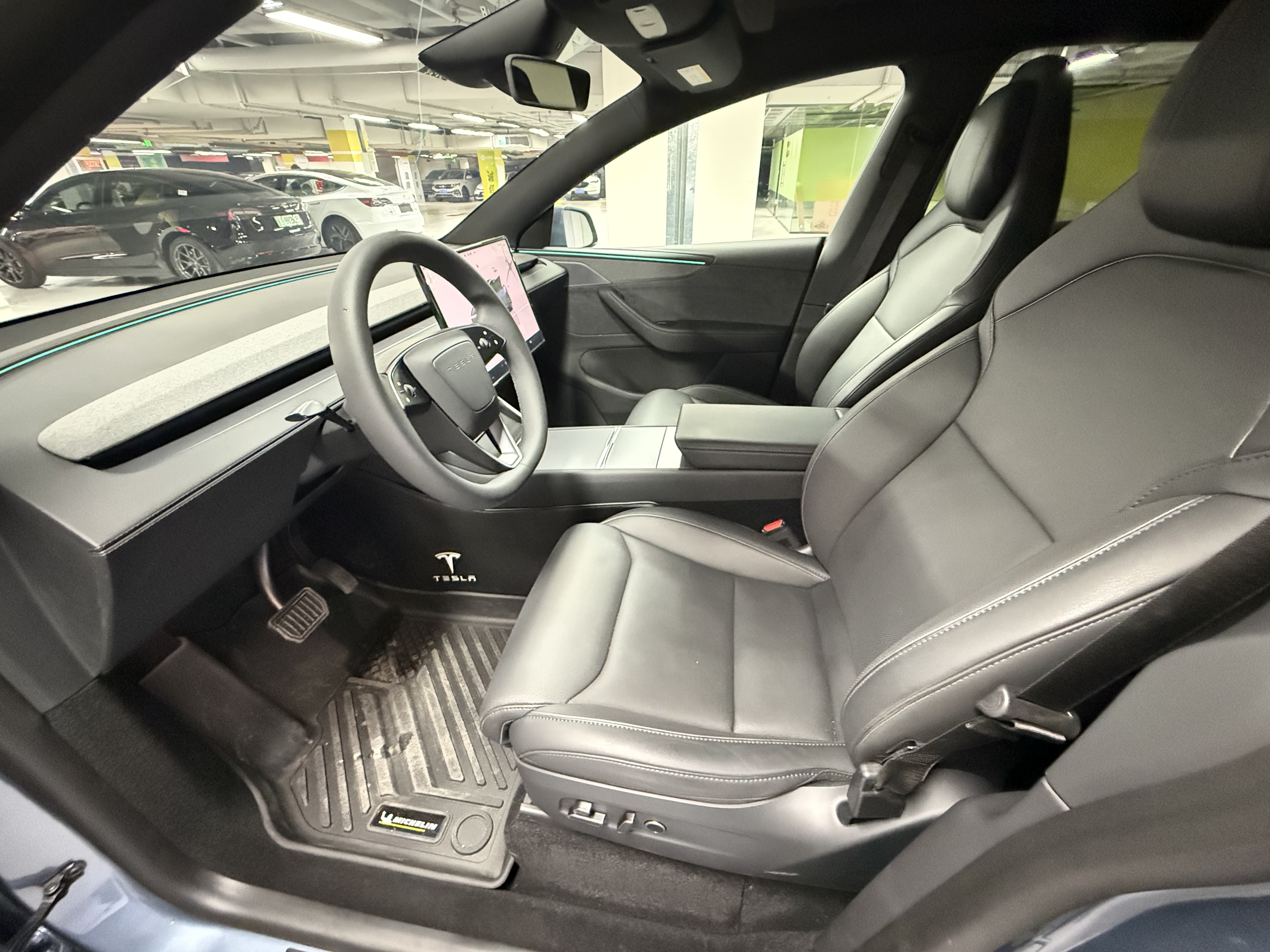 特斯拉 Model Y L 2025 汽车图片 #8