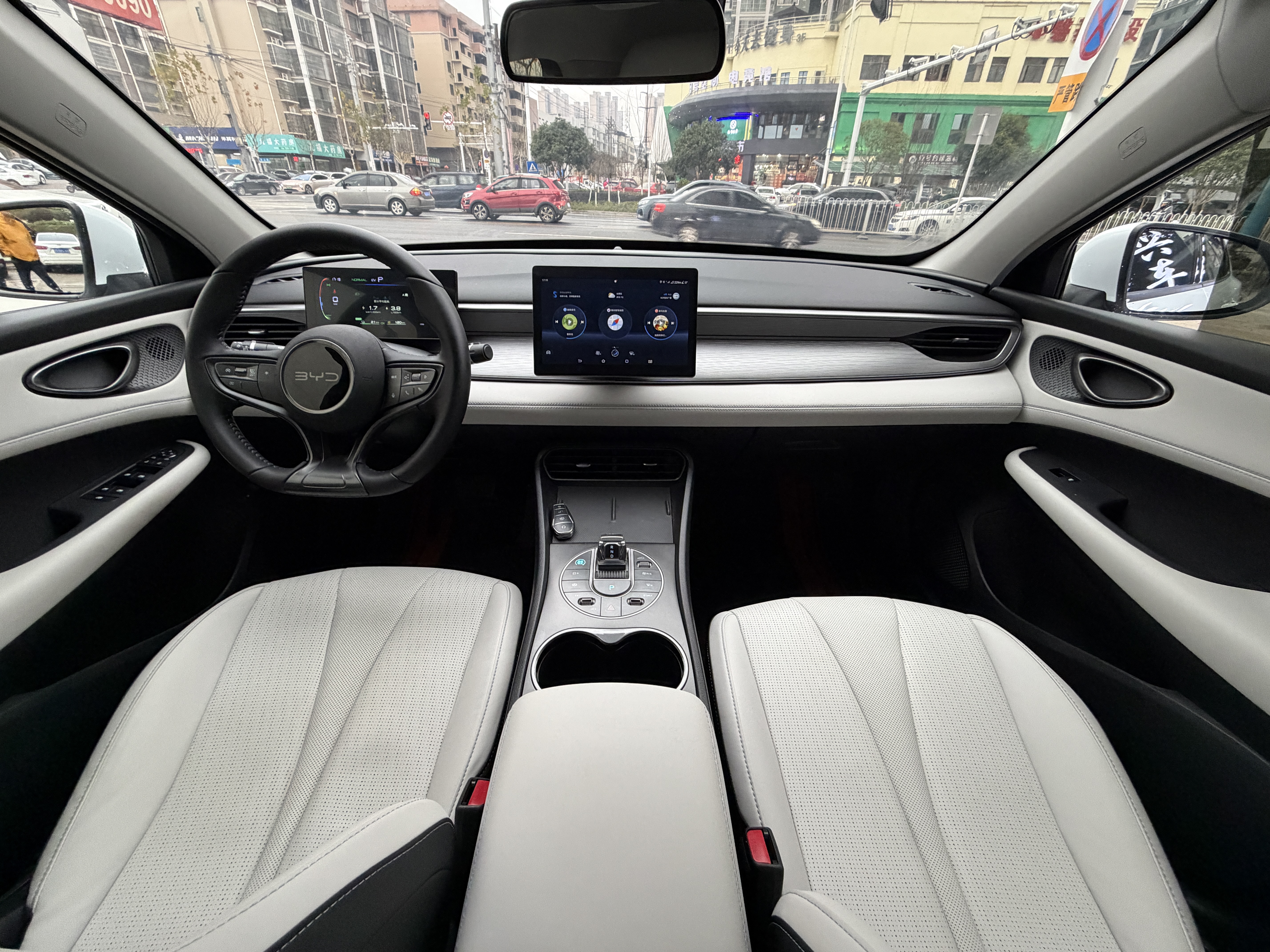 BYD Seal 05 DM-i 2025 car image #8