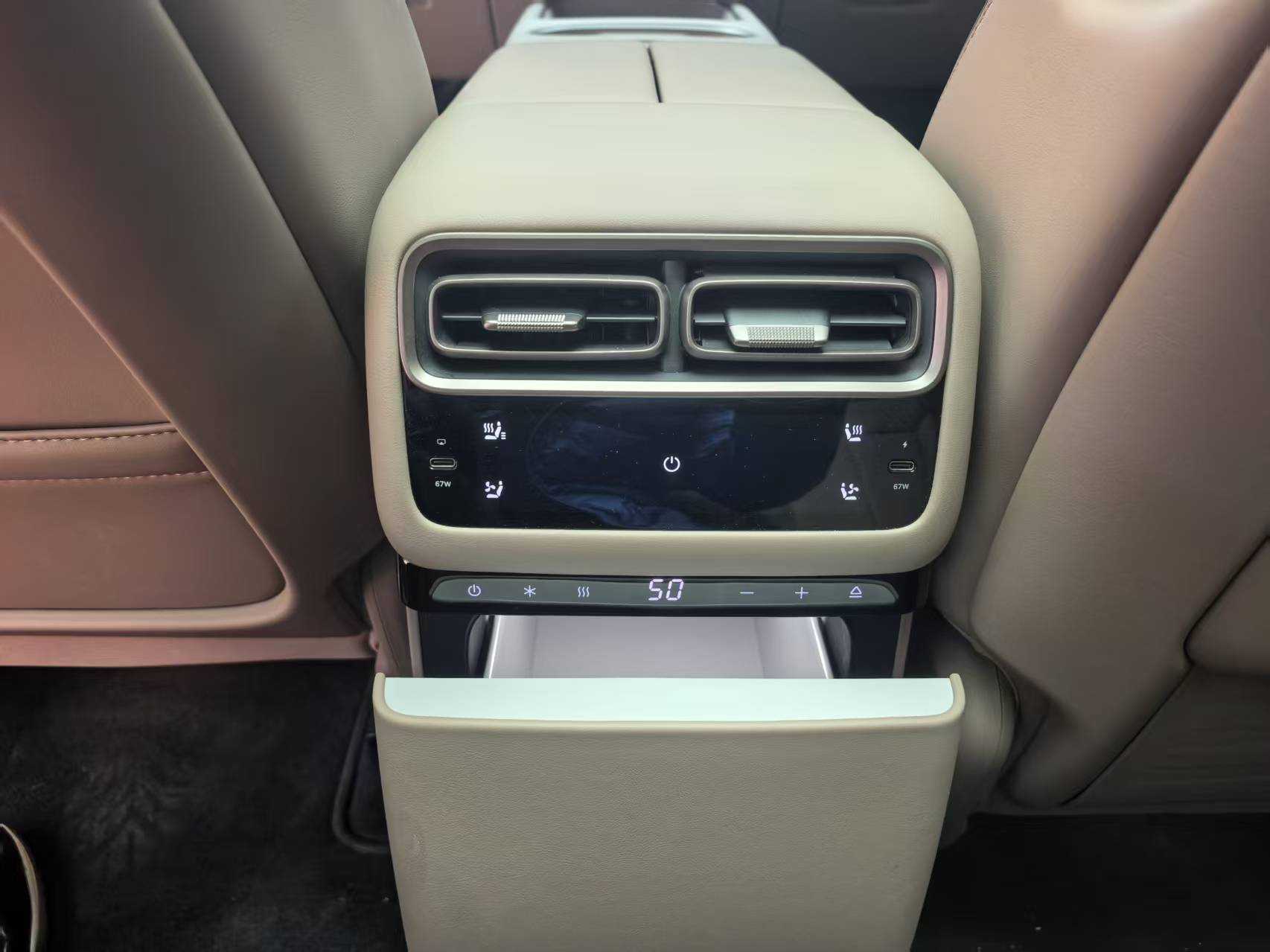 Li 2025 car image #8