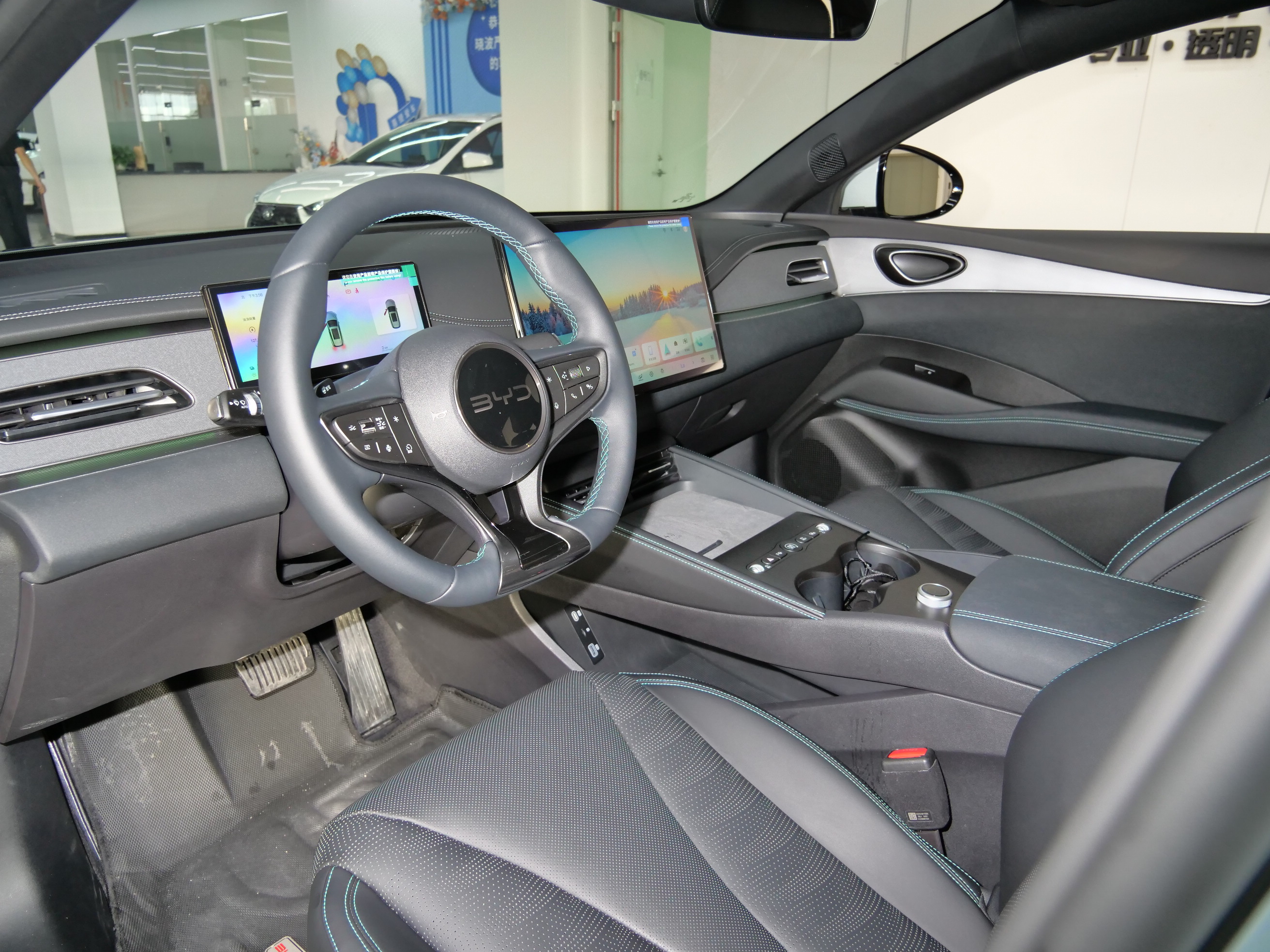 BYD Seal 06 DM-i 2025 #8 BYD Seal 06 DM-i 2025 immagine di auto #8