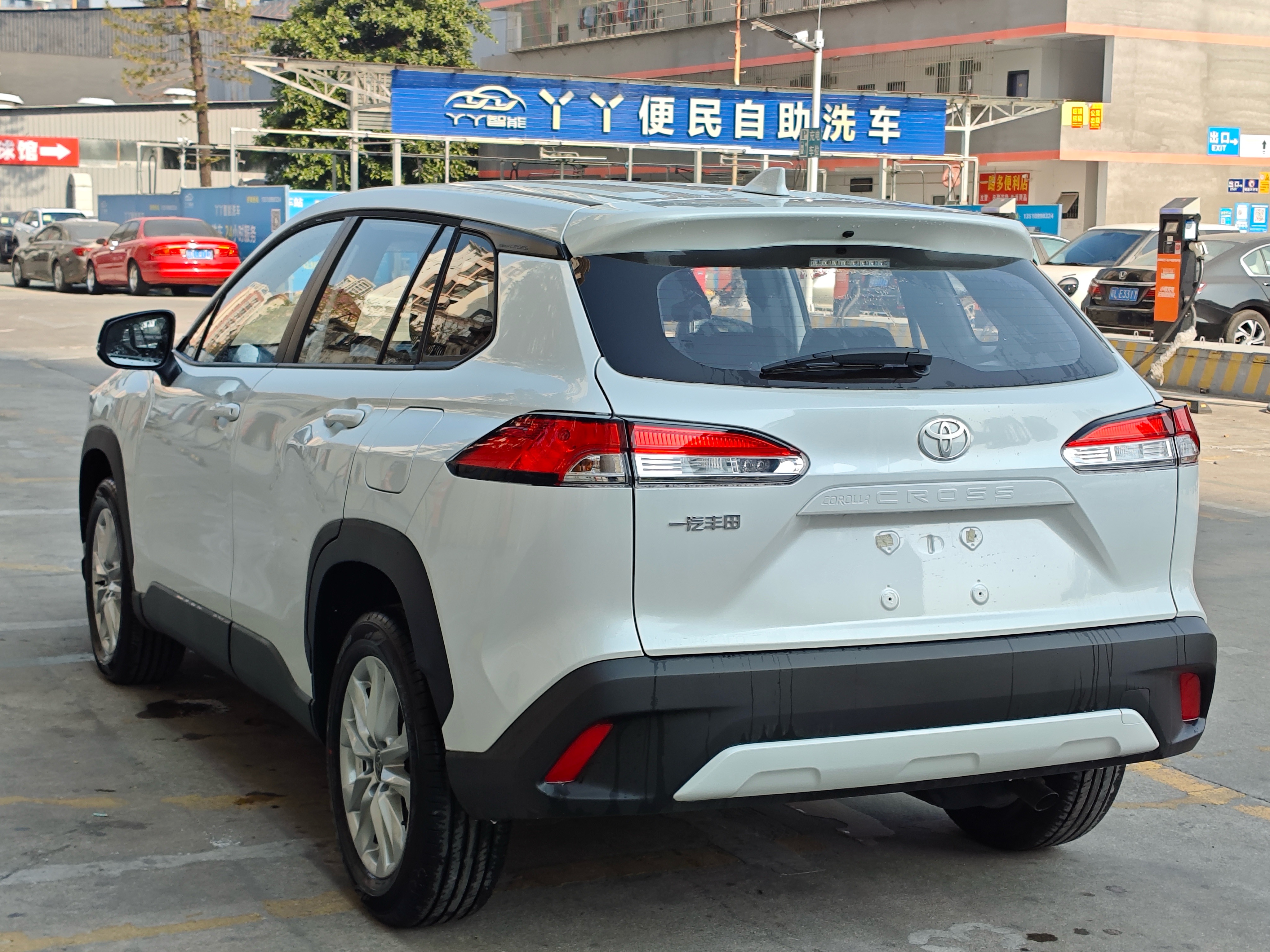 Toyota Corolla Cross 2026 #8 Toyota Corolla Cross 2026 car image #8