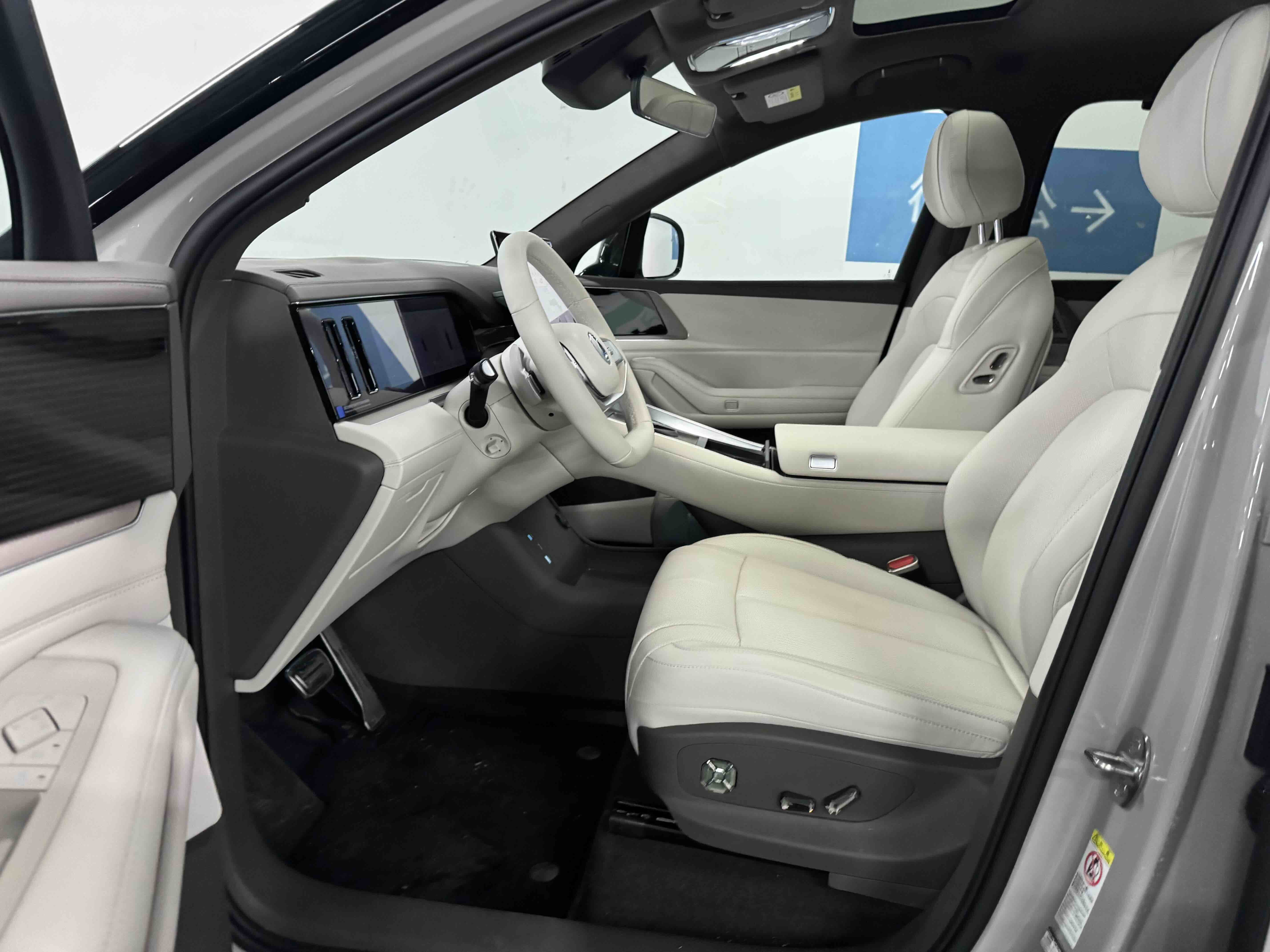 Denza N8L 2026 immagine di auto #8