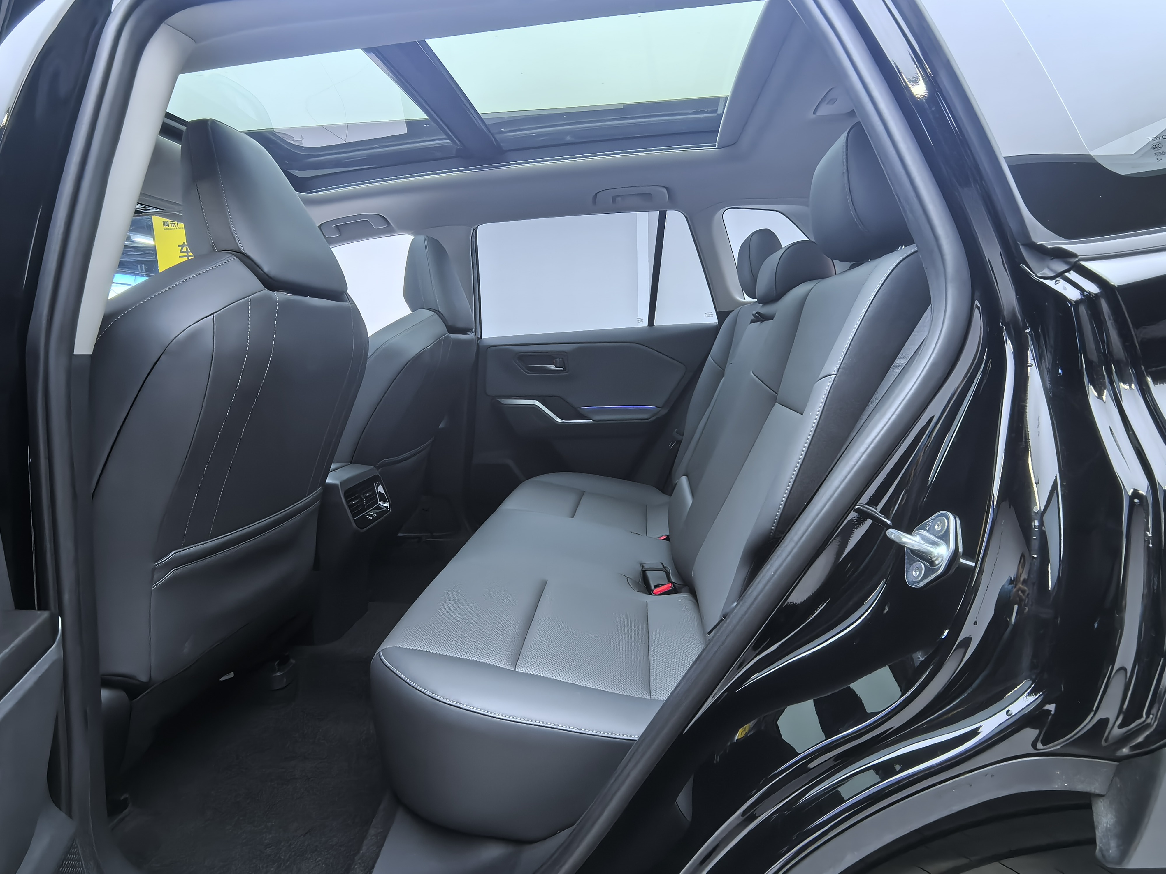 Toyota RAV4 2026 car image #8