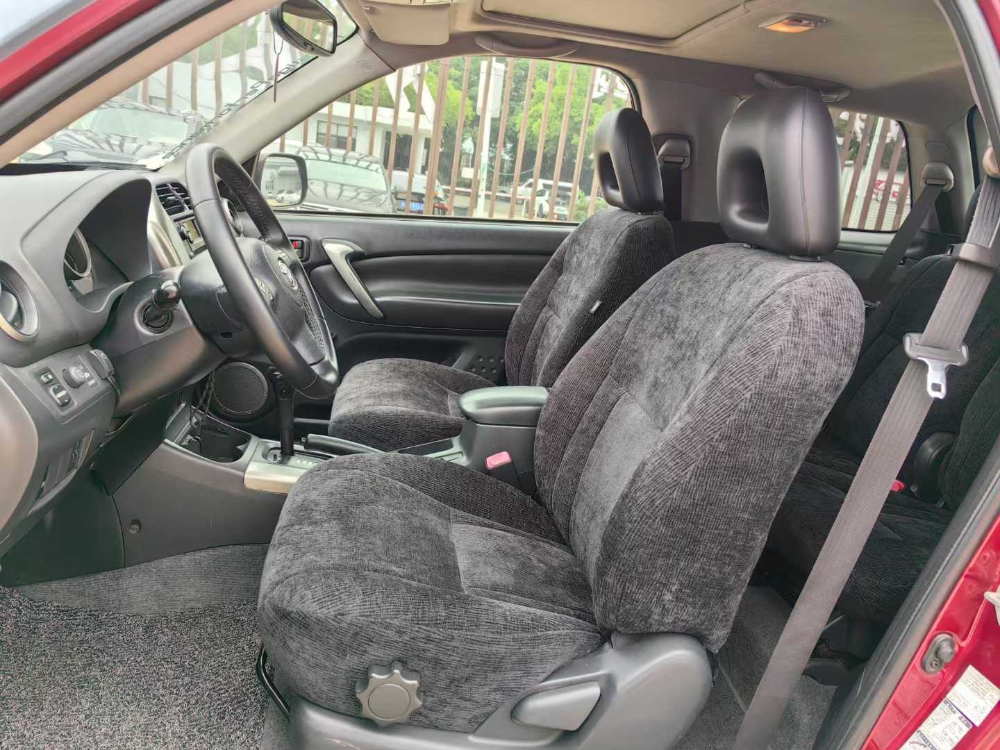 Toyota RAV4 (Imported) 2004 image de voiture #8