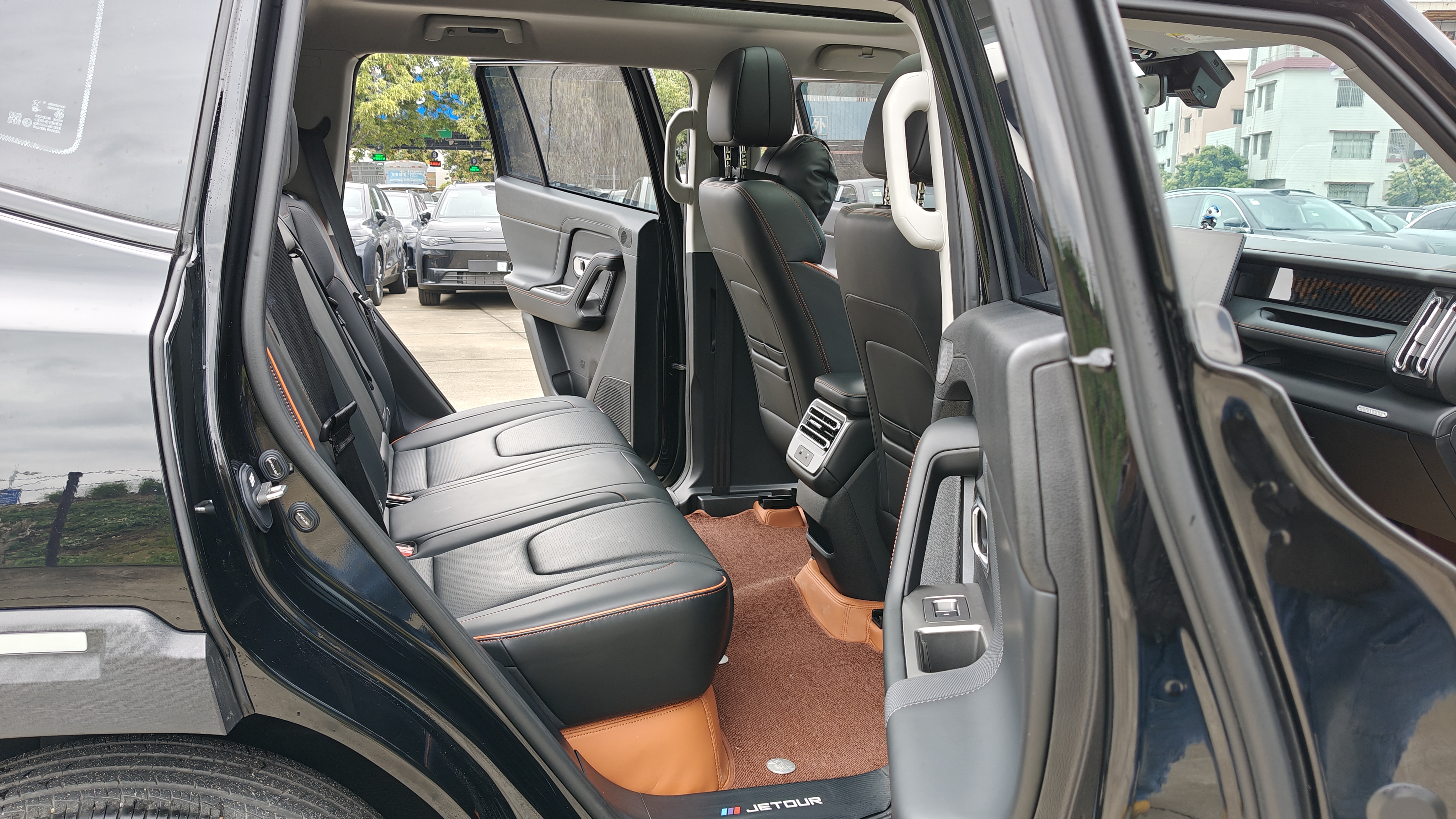 Jetour 2025 car image #8