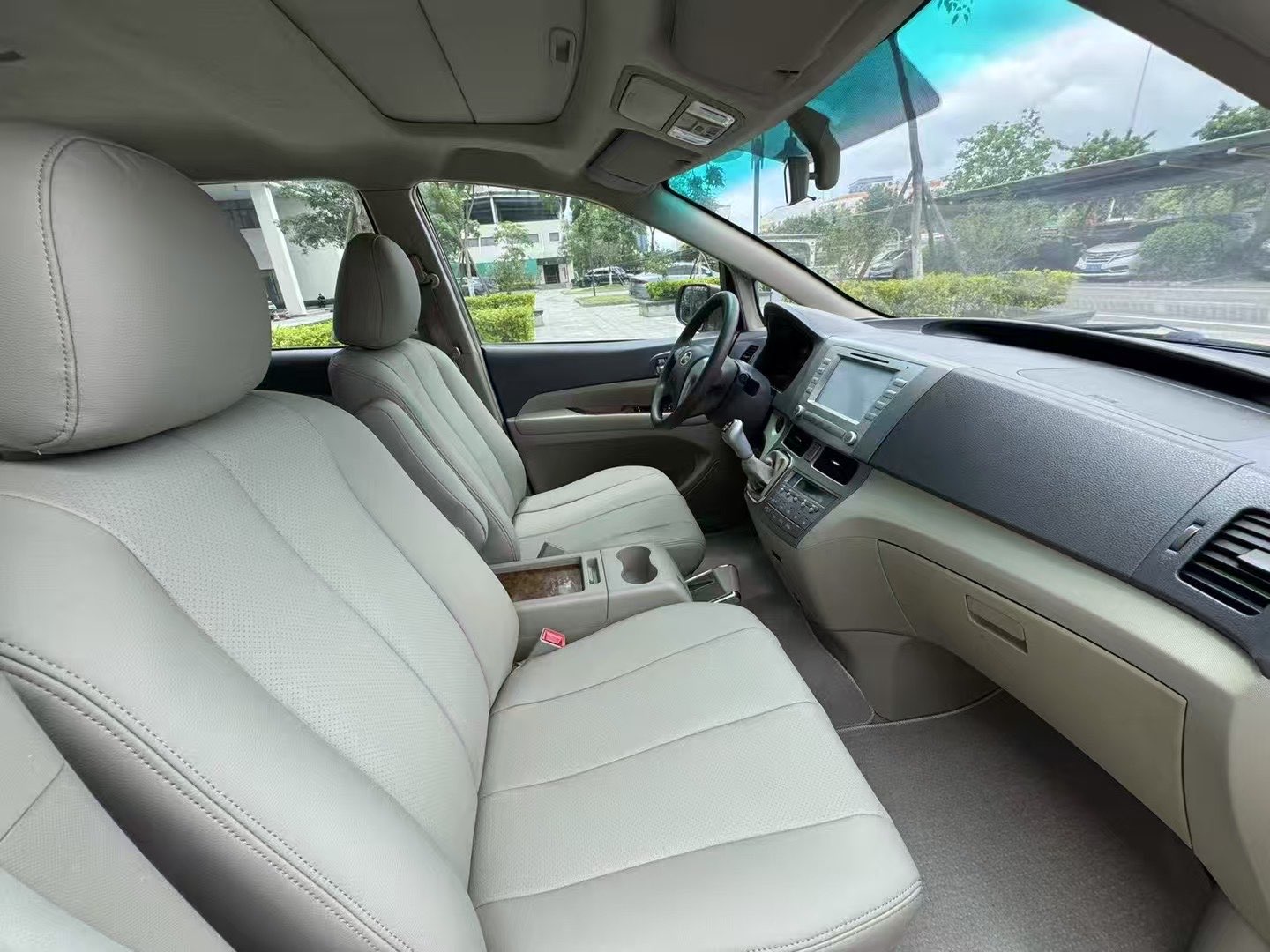 BYD M6 2015 car image #8