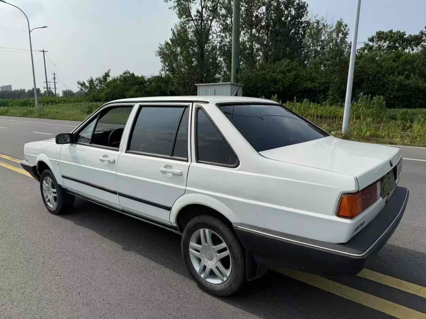 Volkswagen Santana Classic 2011 #8 Volkswagen Santana Classic 2011 car image #8