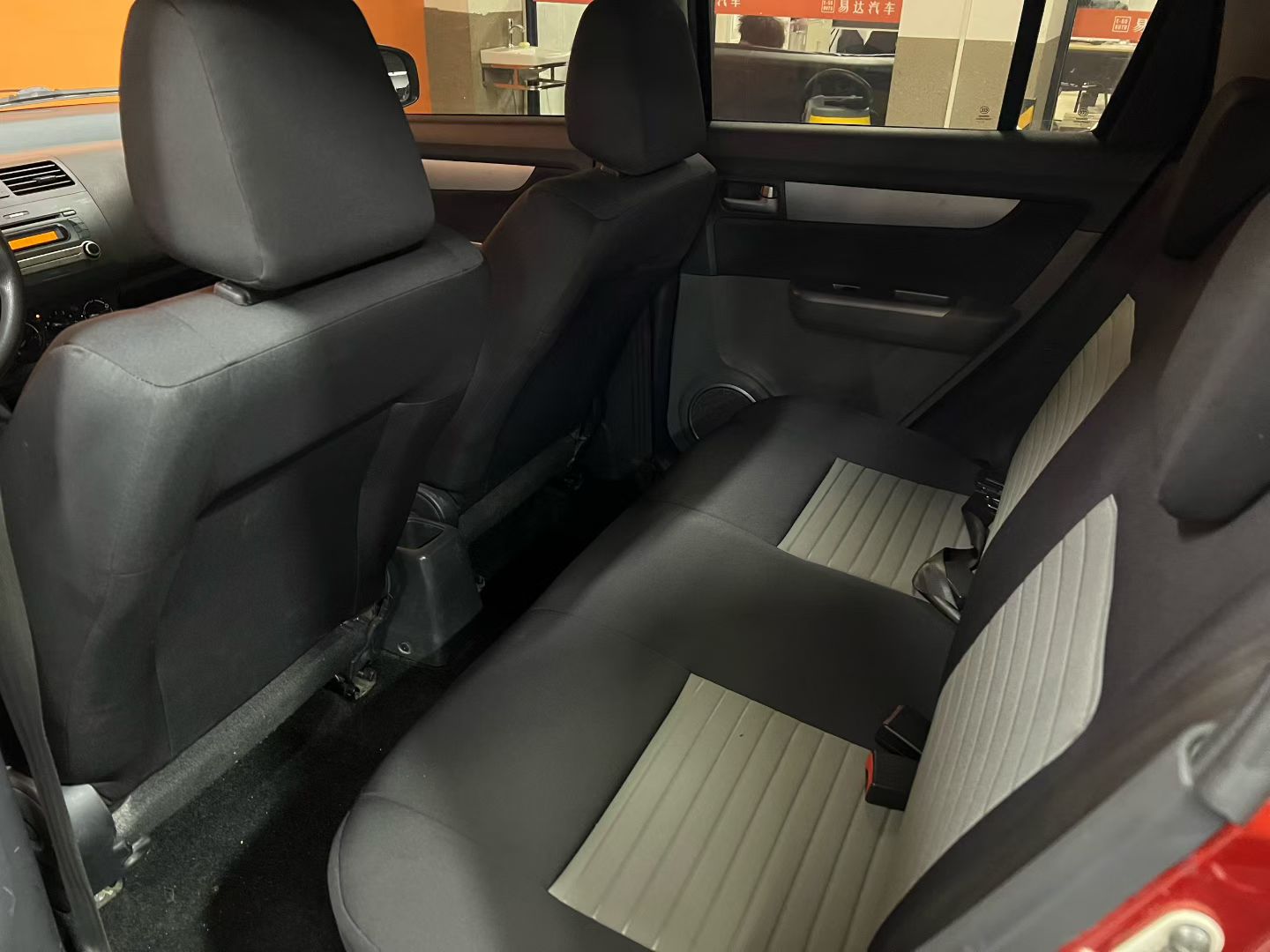 Suzuki Swift 2016 car image #8