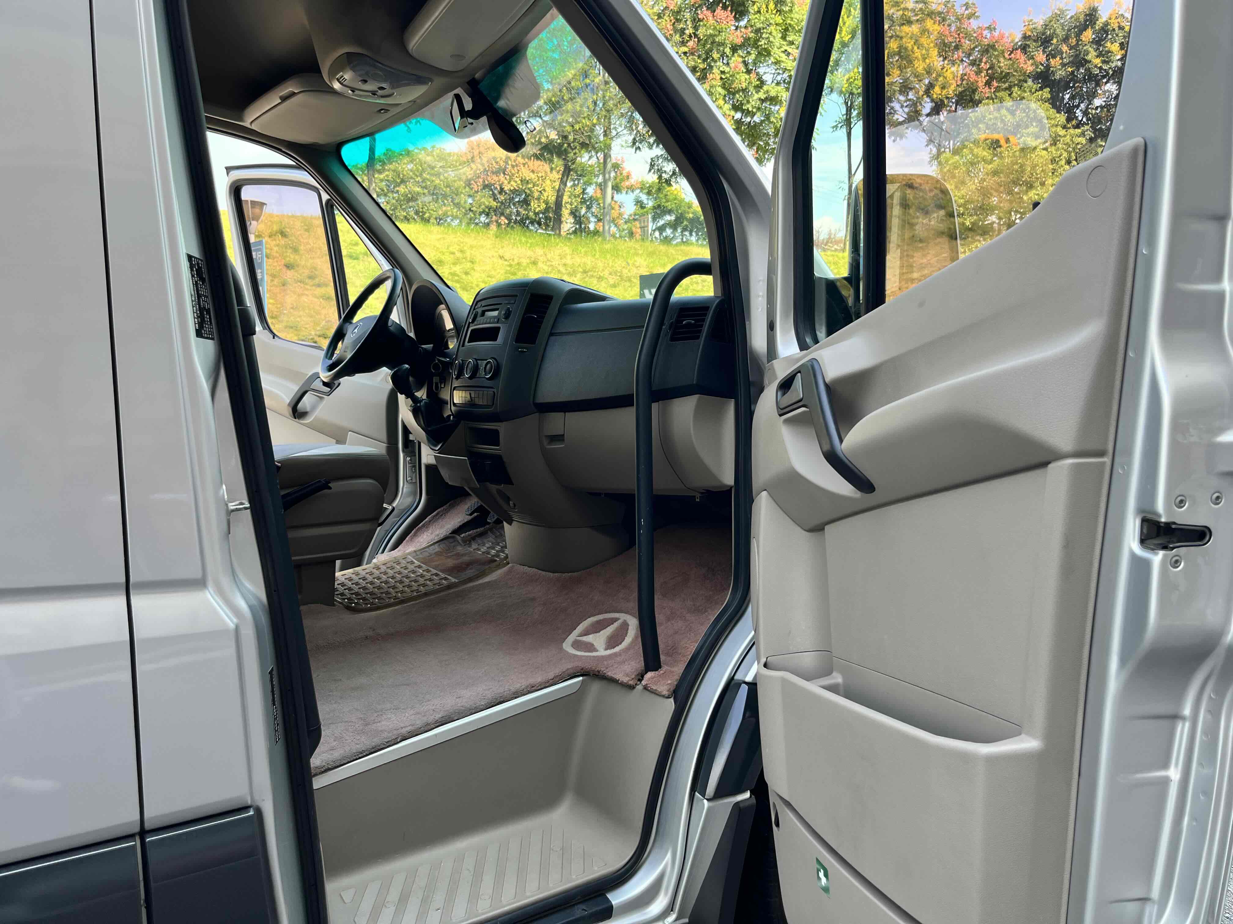 Mercedes-Benz Sprinter 2013 car image #8