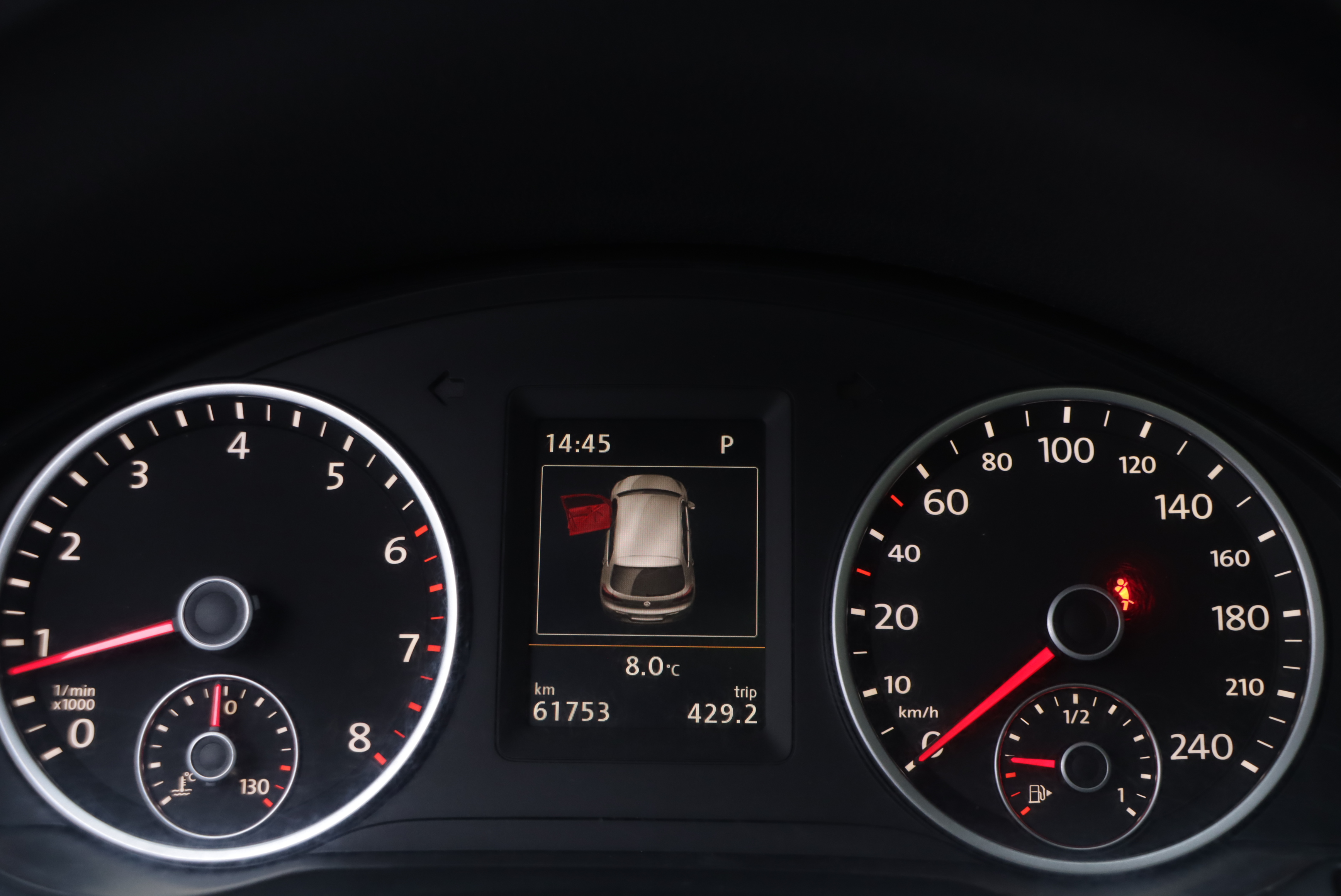 Volkswagen Tiguan 2015 car image #8
