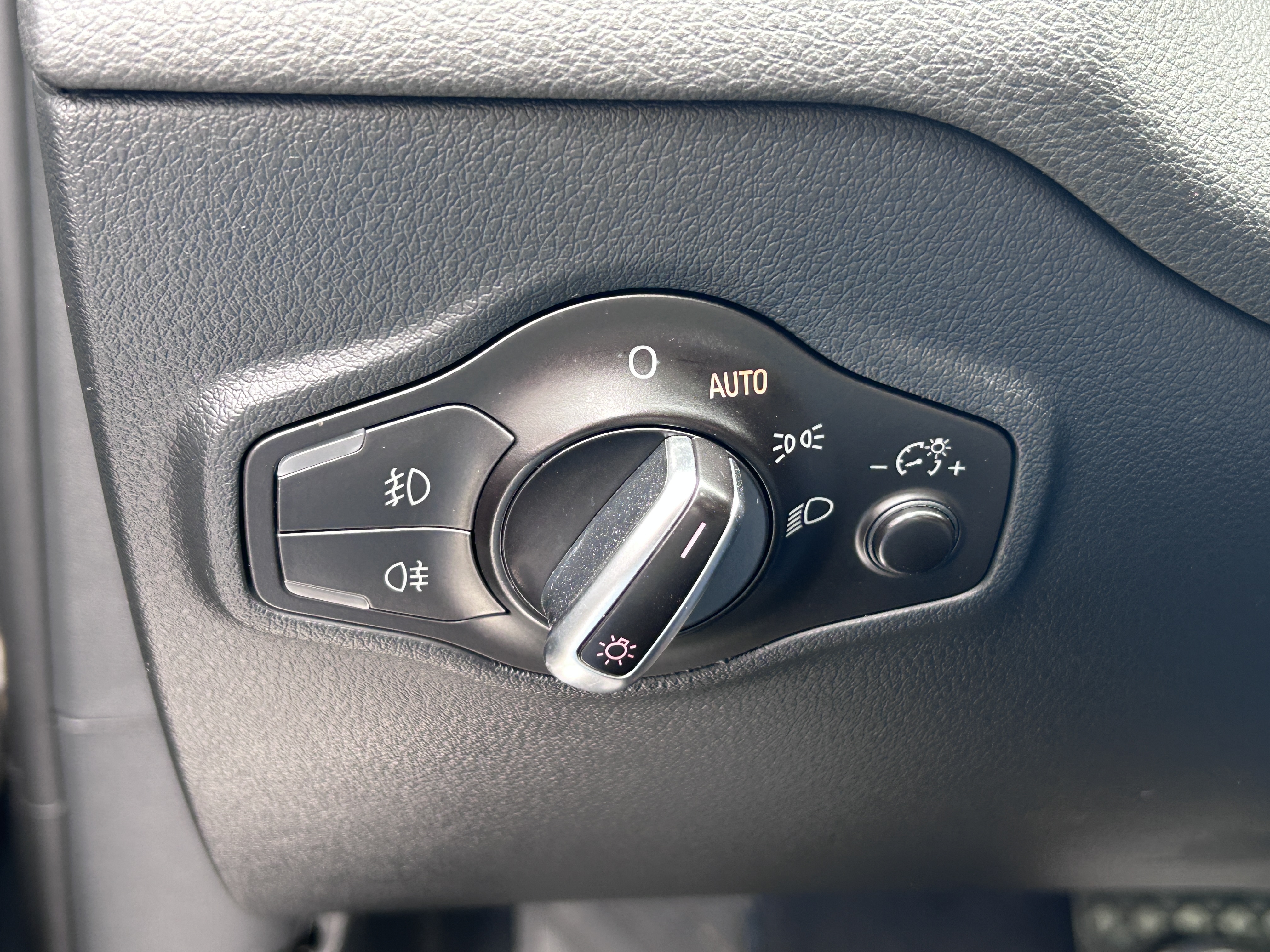 Audi Q5 (Imported) 2010 #8 Audi Q5 (Imported) 2010 car image #8