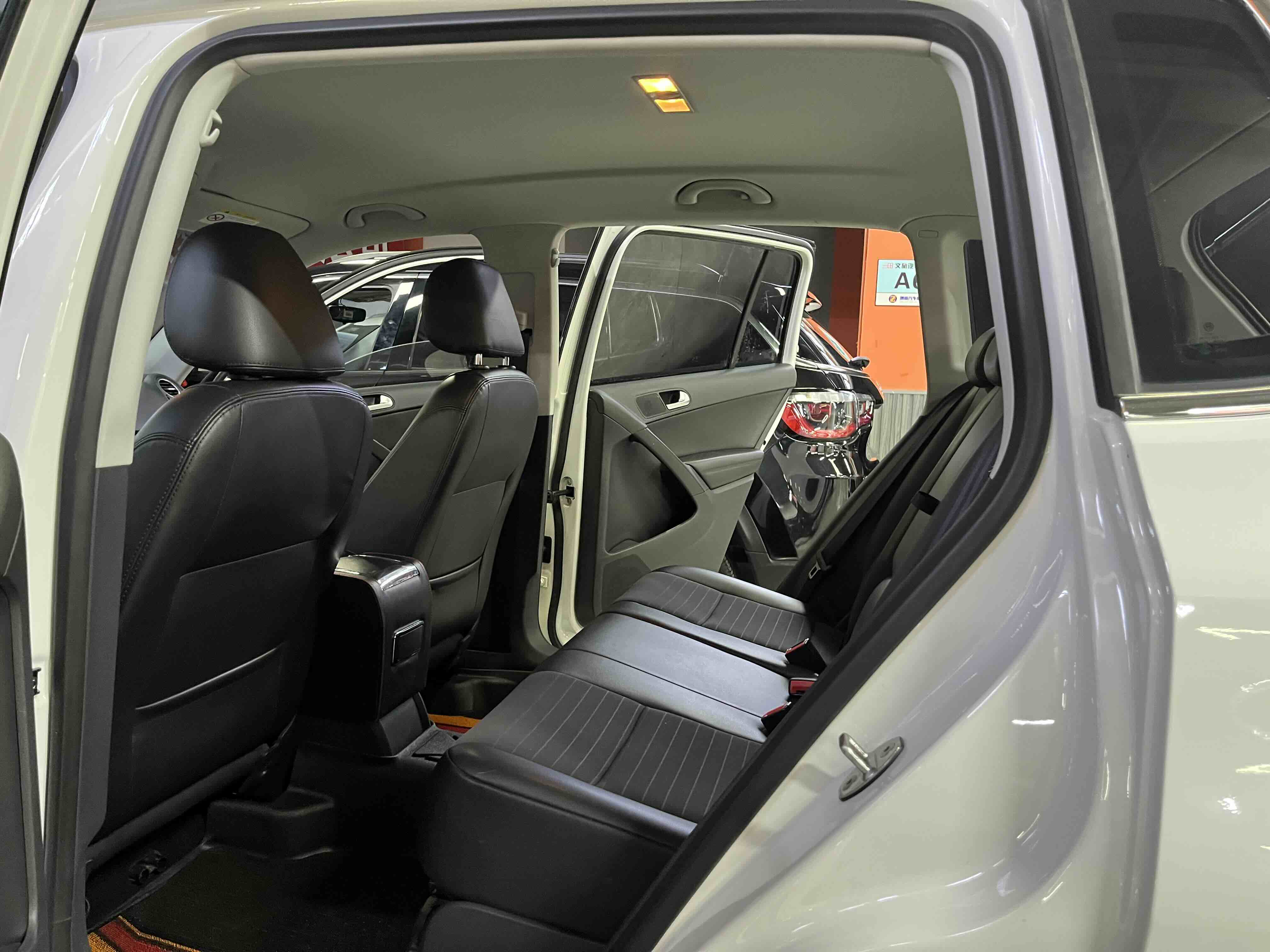 Volkswagen Tiguan 2015 car image #8