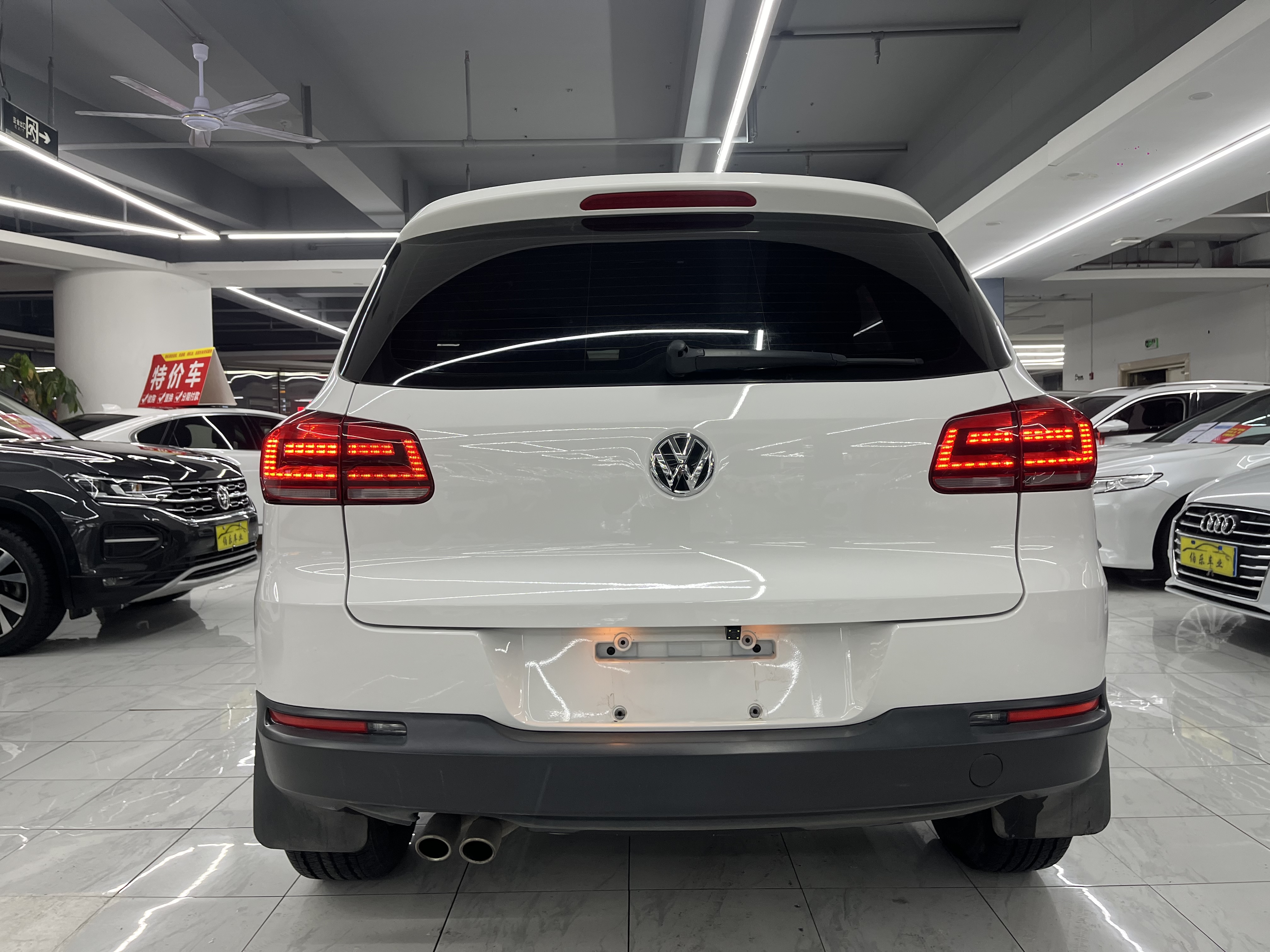 Volkswagen Tiguan 2015 car image #8