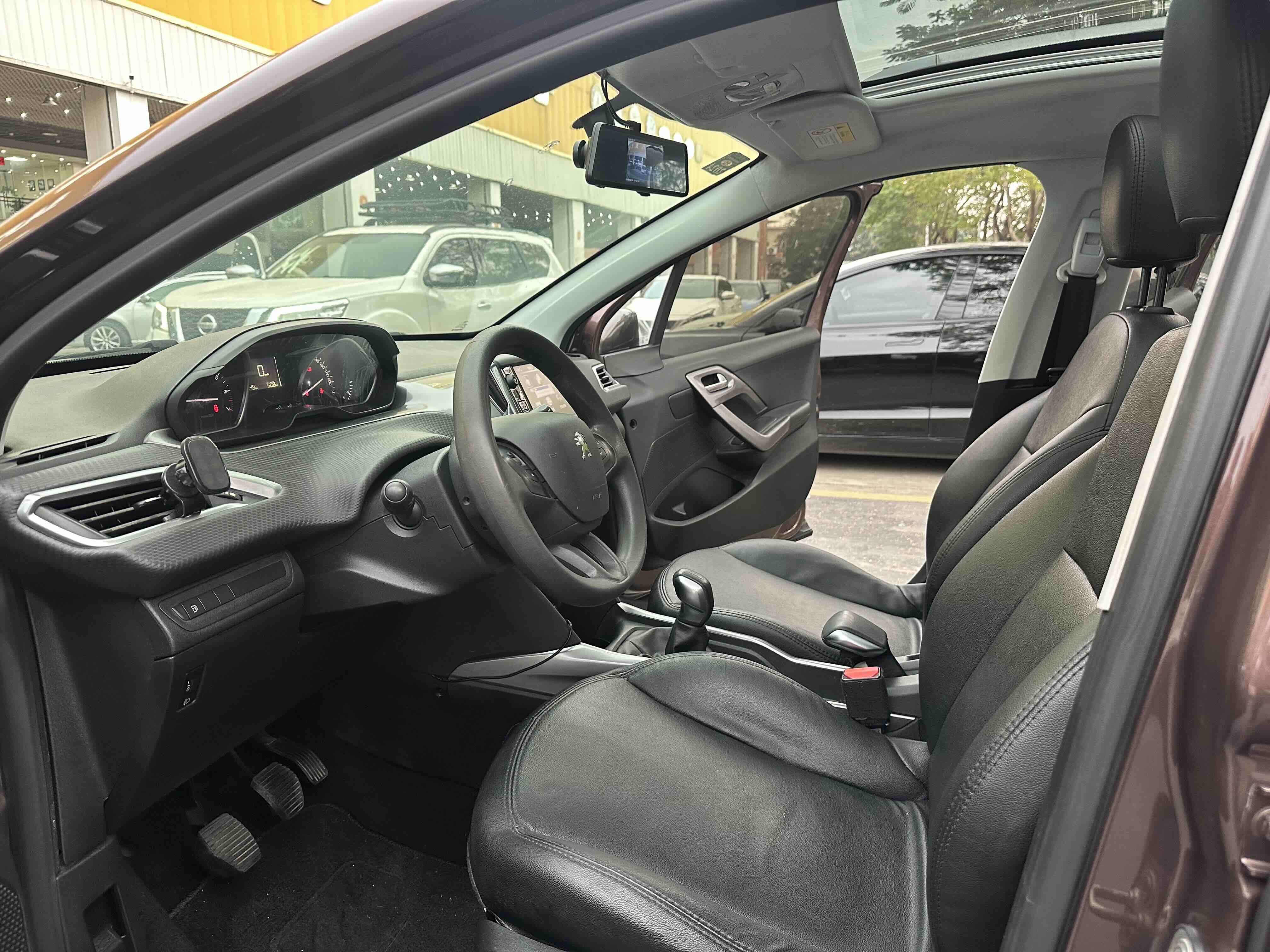 Peugeot 2008 2016 car image #8