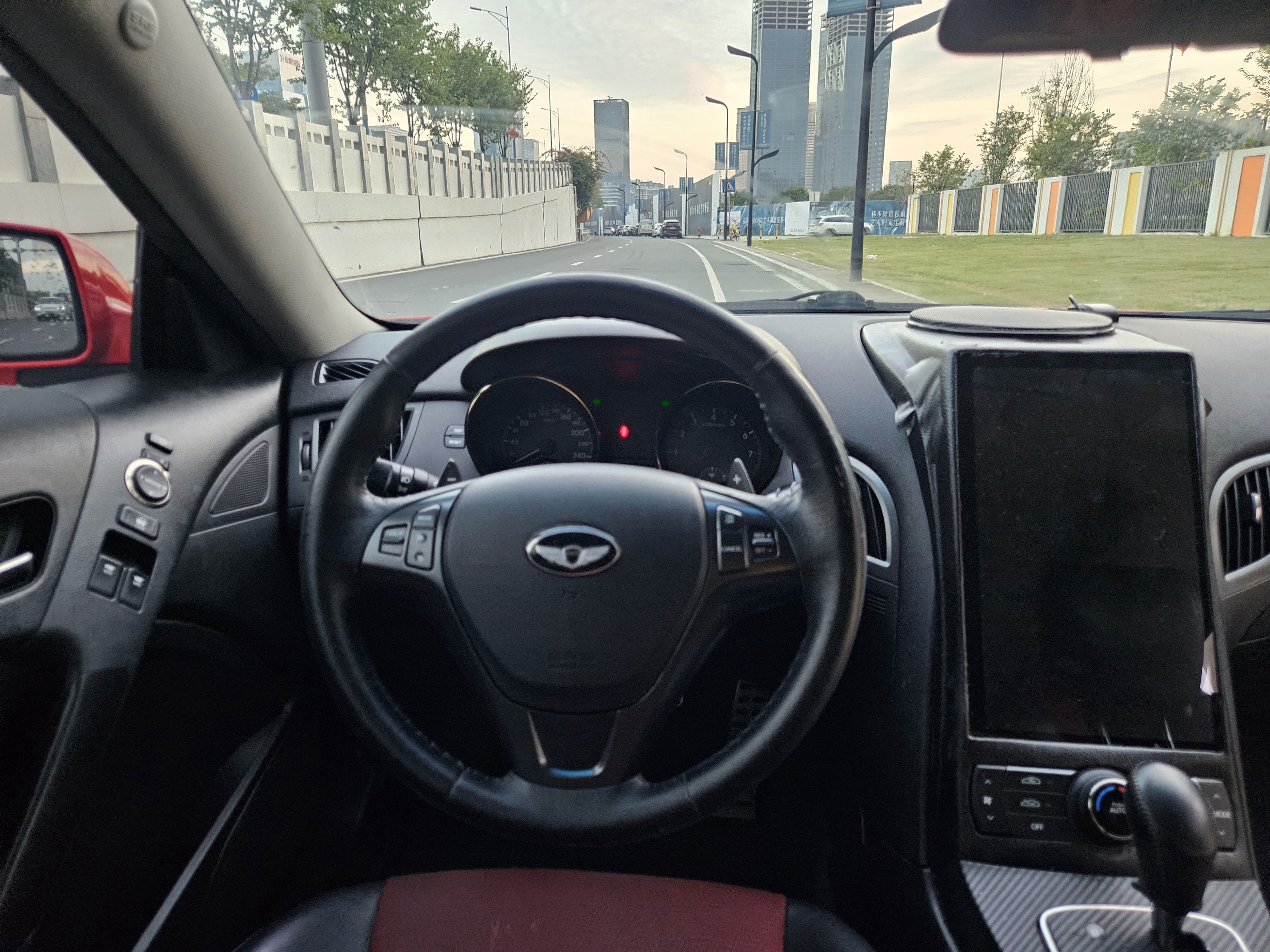 Hyundai Rohens-Coupe 2011 #8 Hyundai Rohens-Coupe 2011 car image #8