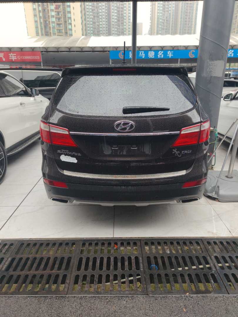 Hyundai Grand Santa Fe 2017 car image #8