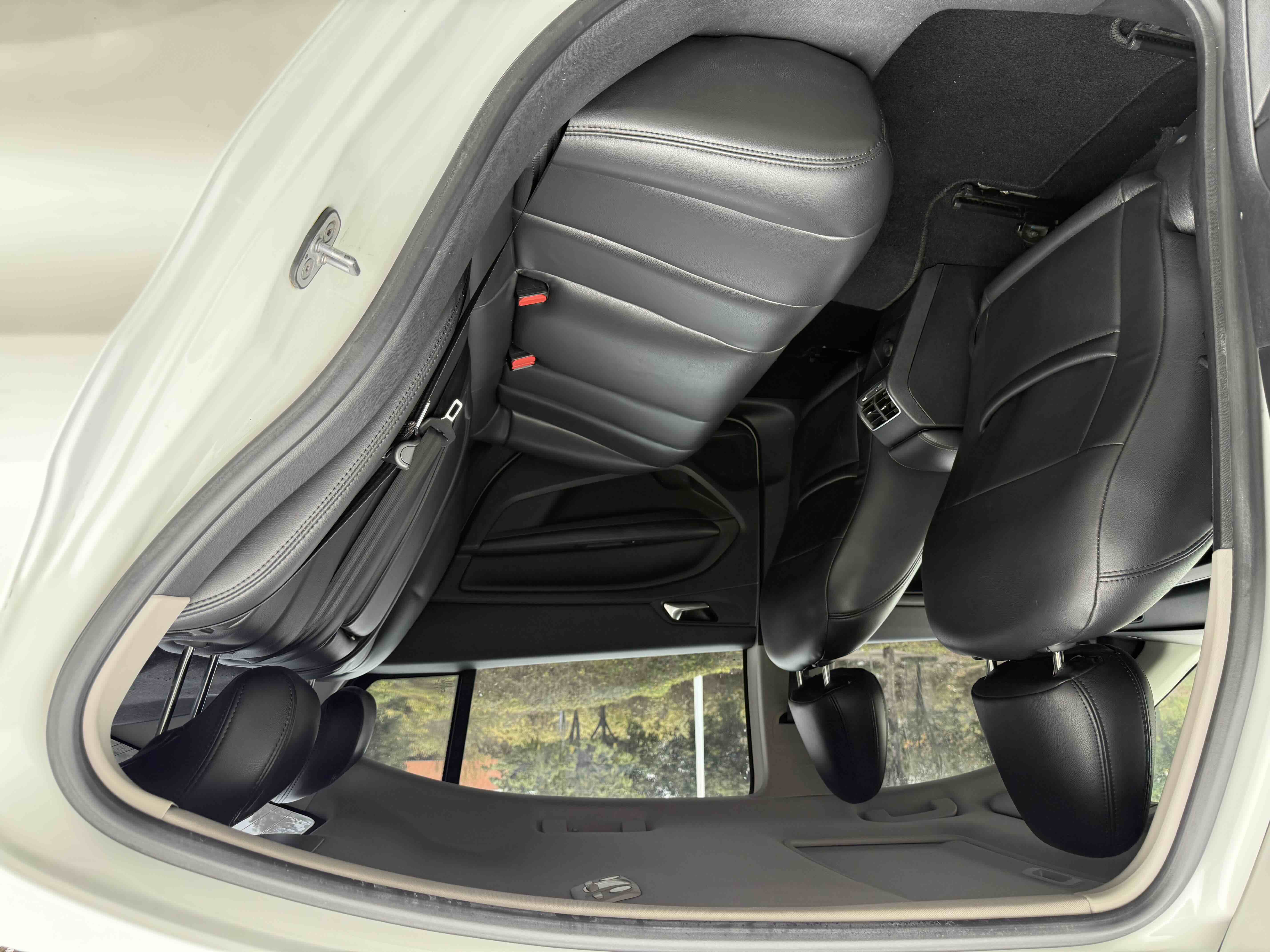 Peugeot 408 2015 #8 Peugeot 408 2015 car image #8