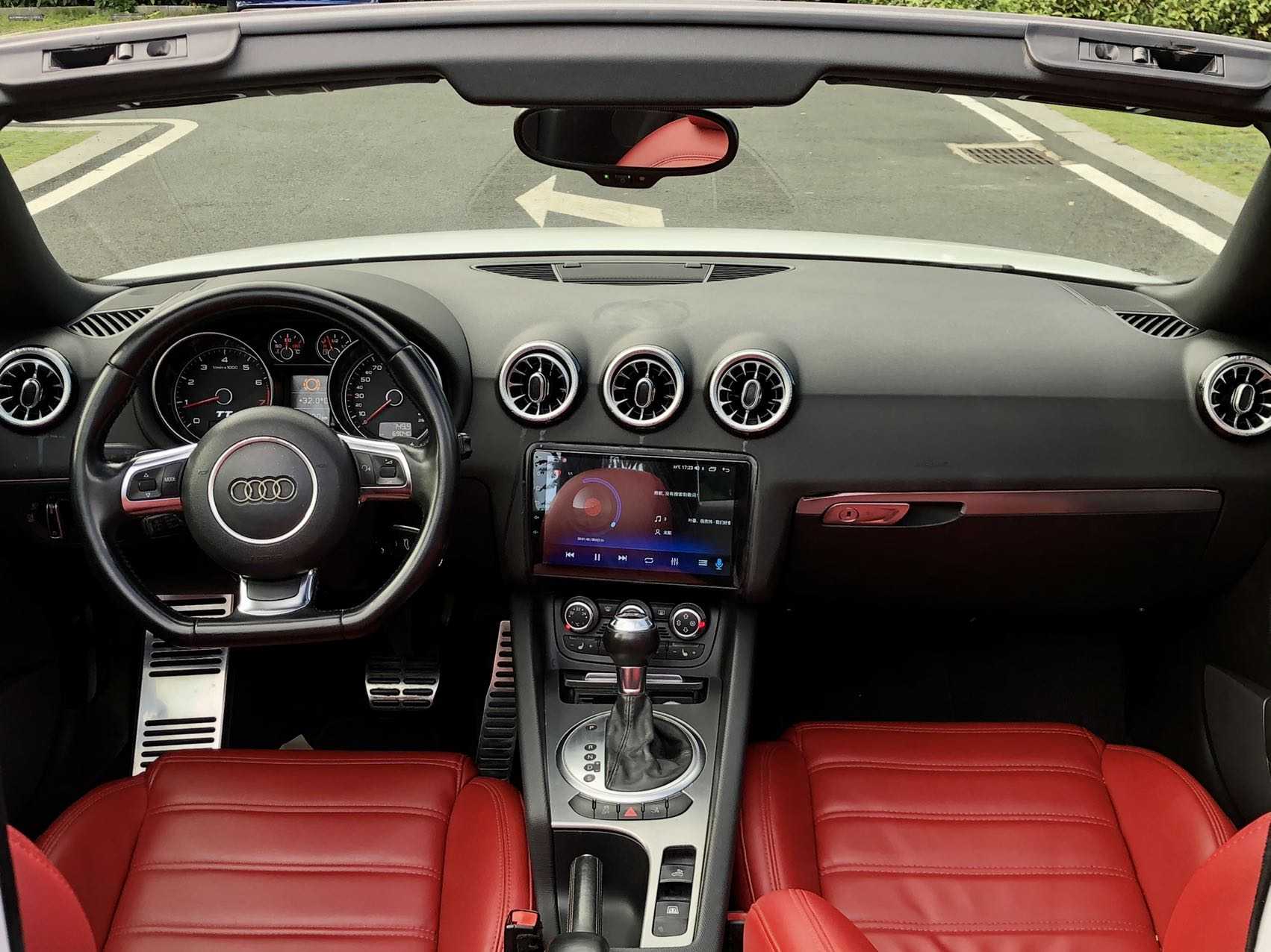 Audi TT 2014 car image #8