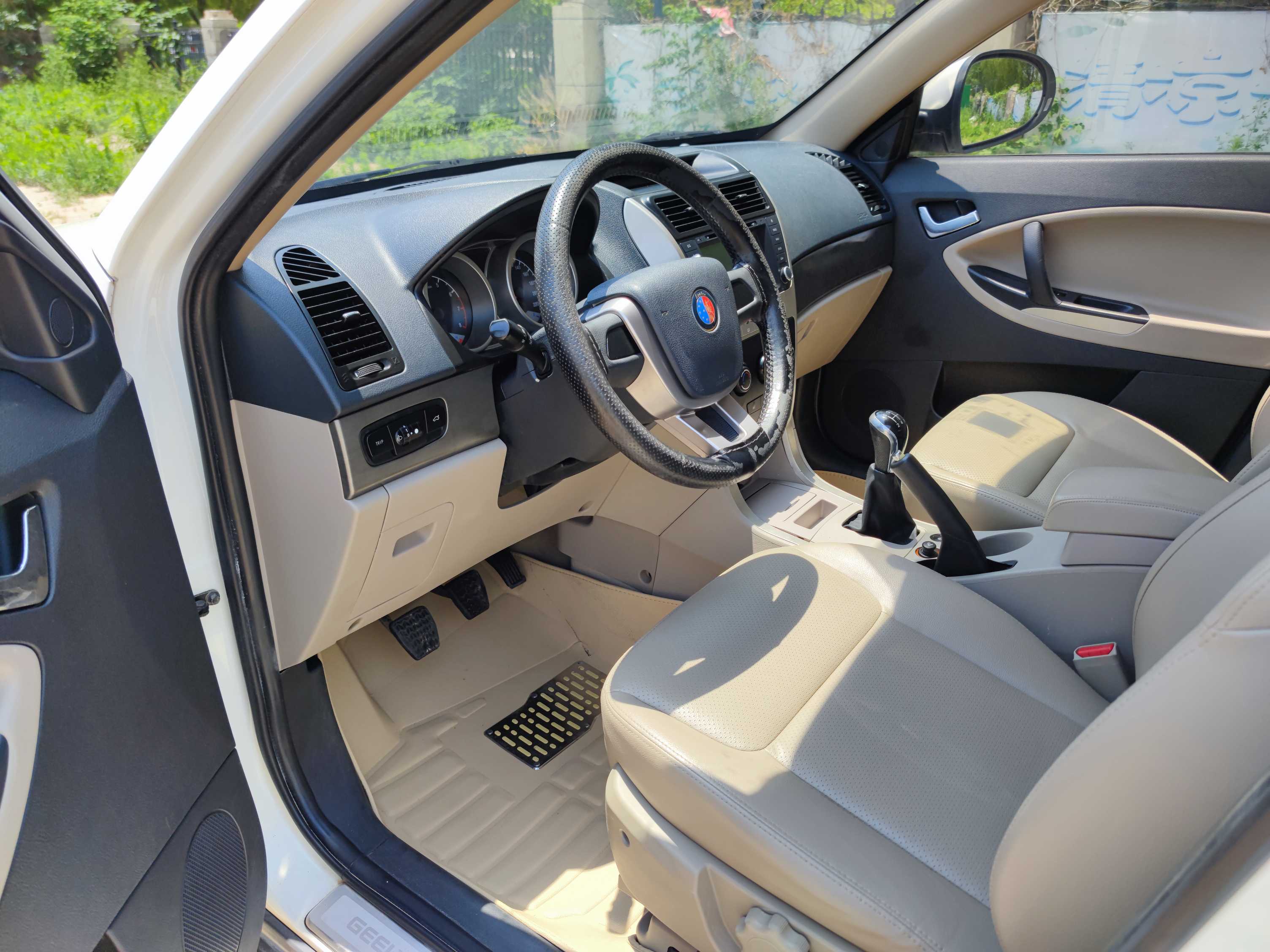 GEELY SX7 2013 car image #8