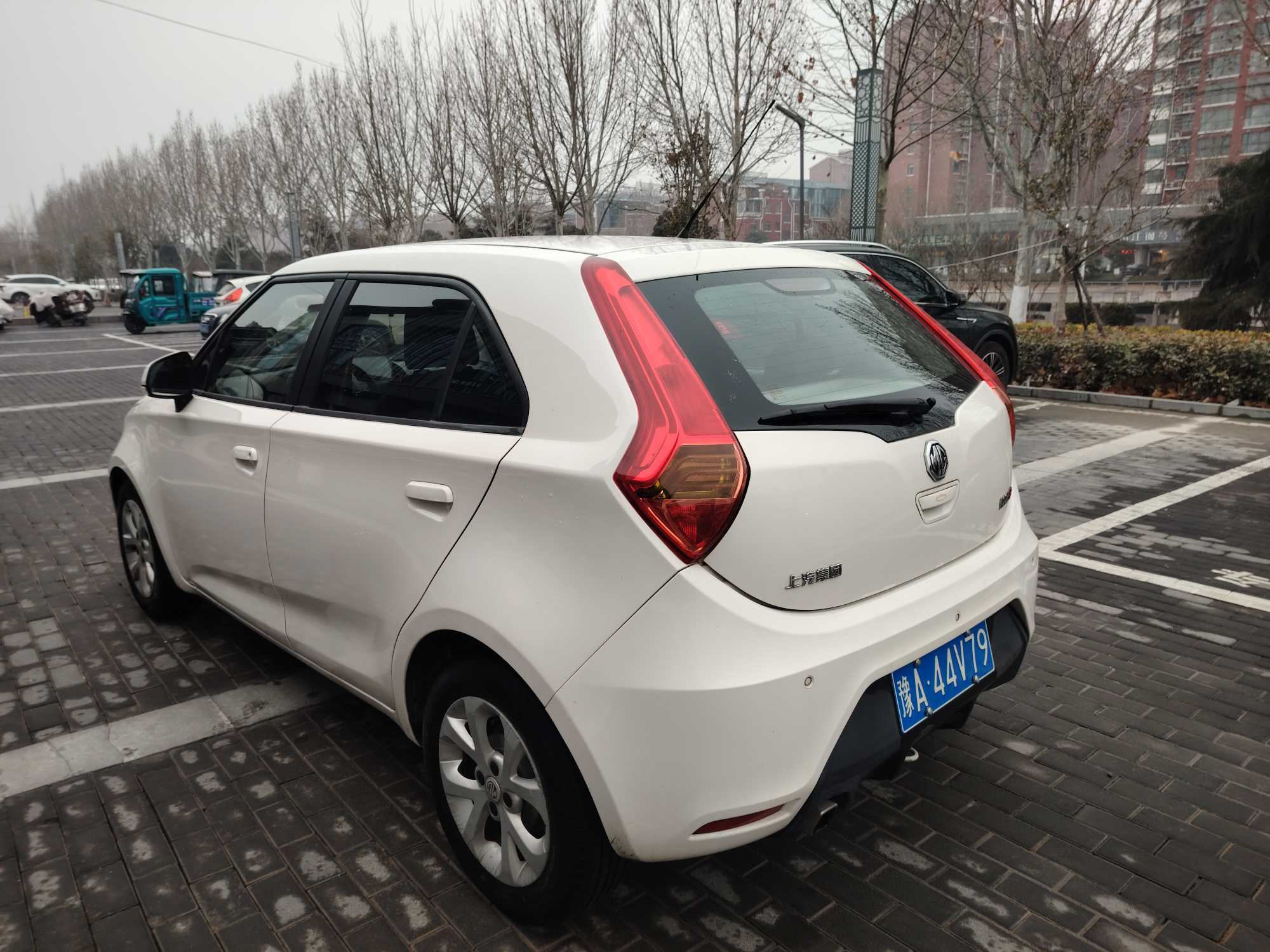 MG 3 2015 car image #8