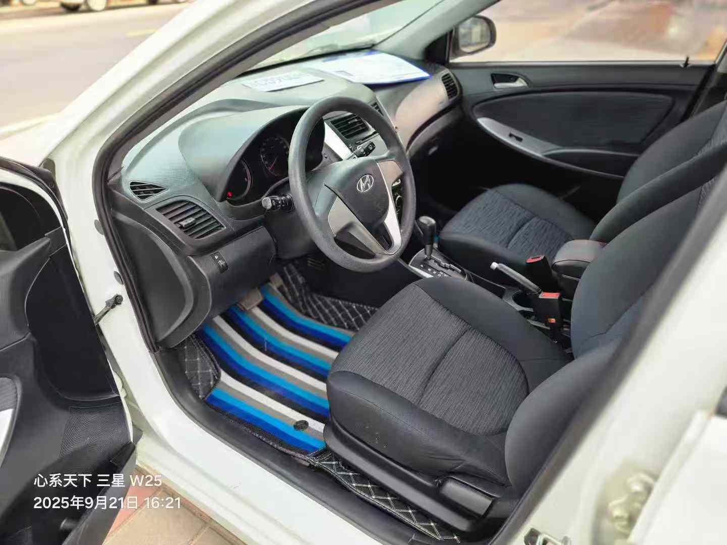 Hyundai Reina Hatchback 2016 imagem de carro #8