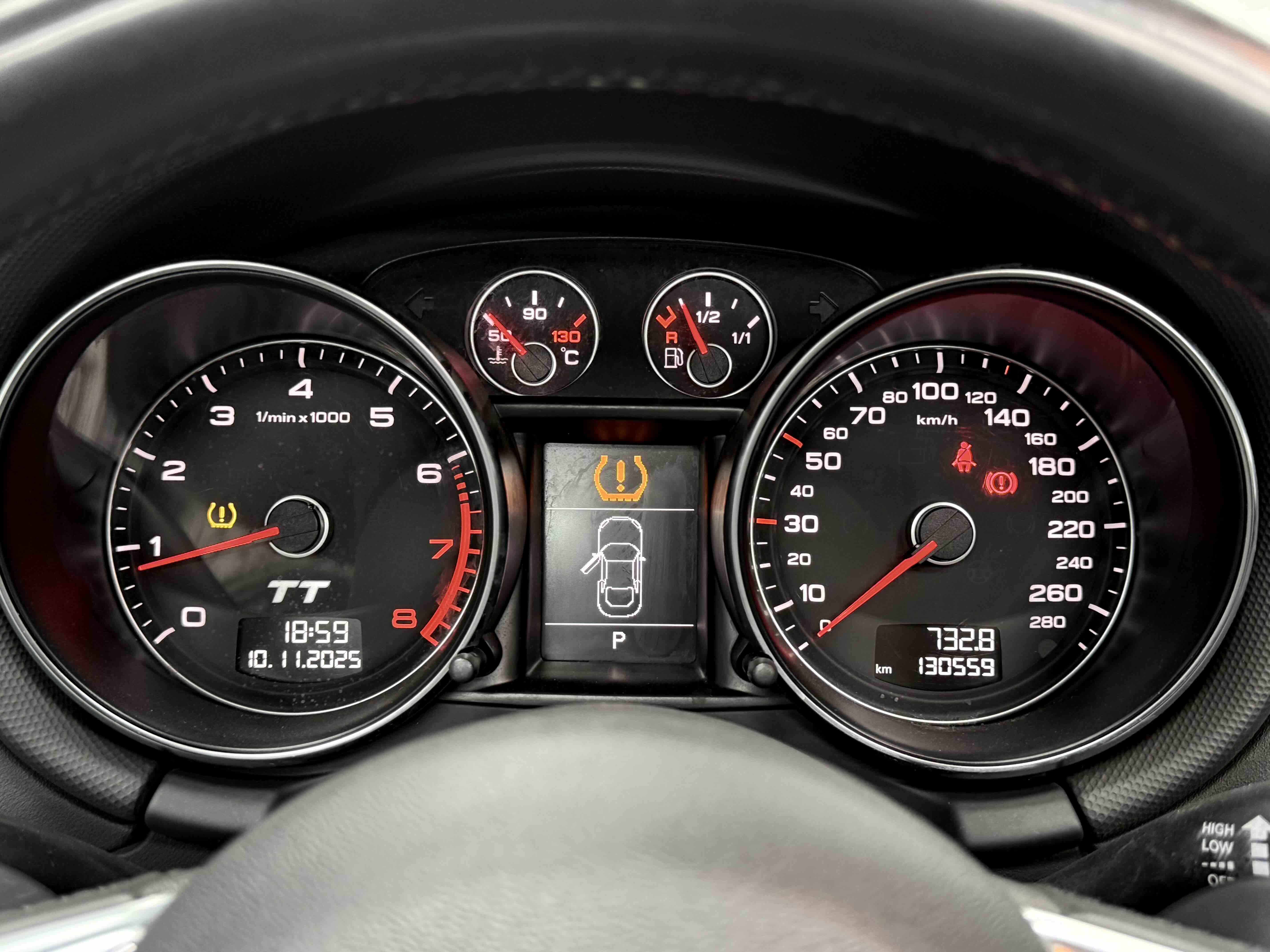 Audi TT 2011 #8 Audi TT 2011 car image #8