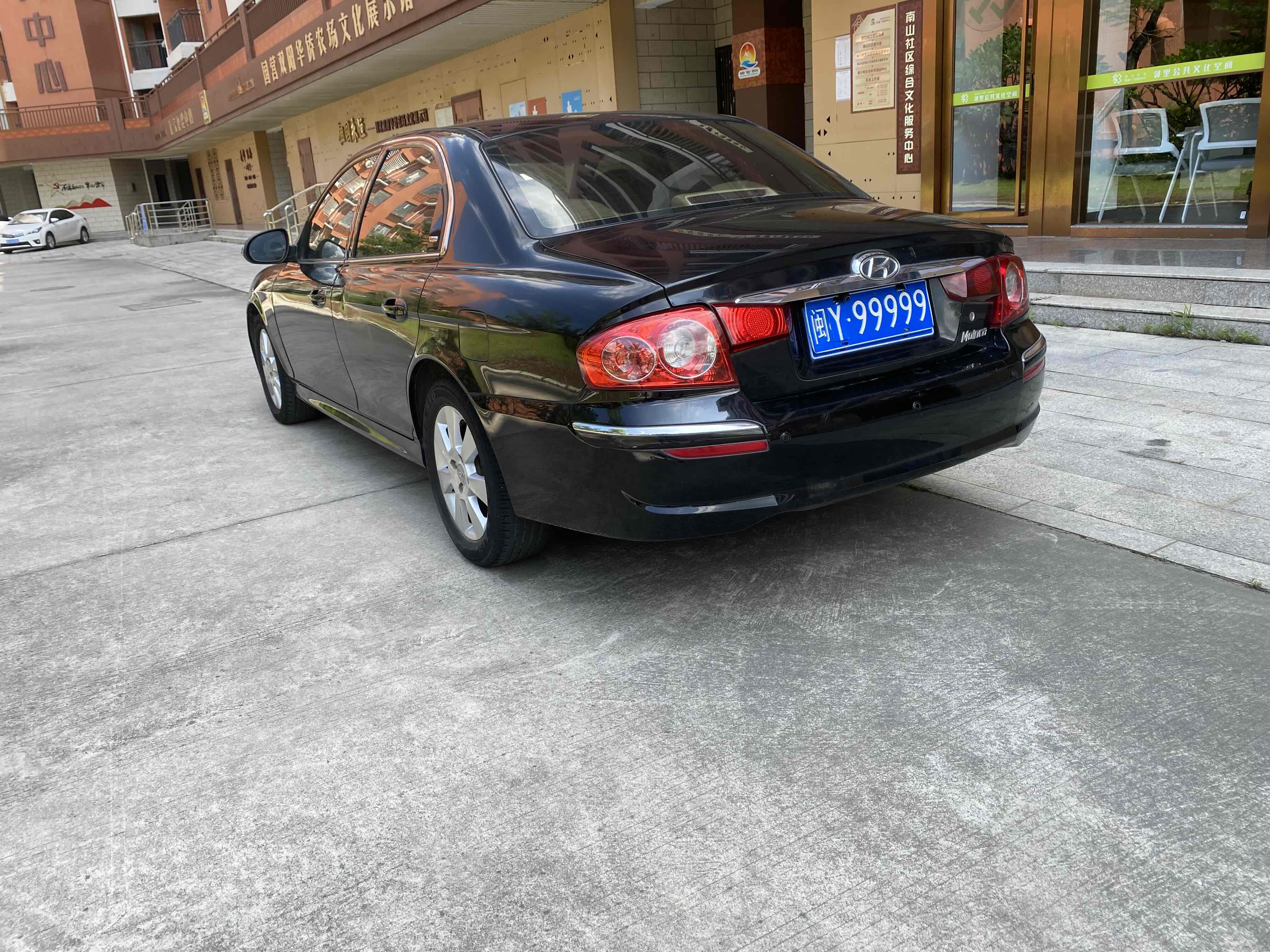 Hyundai moInca 2012 صورة سيارة #8