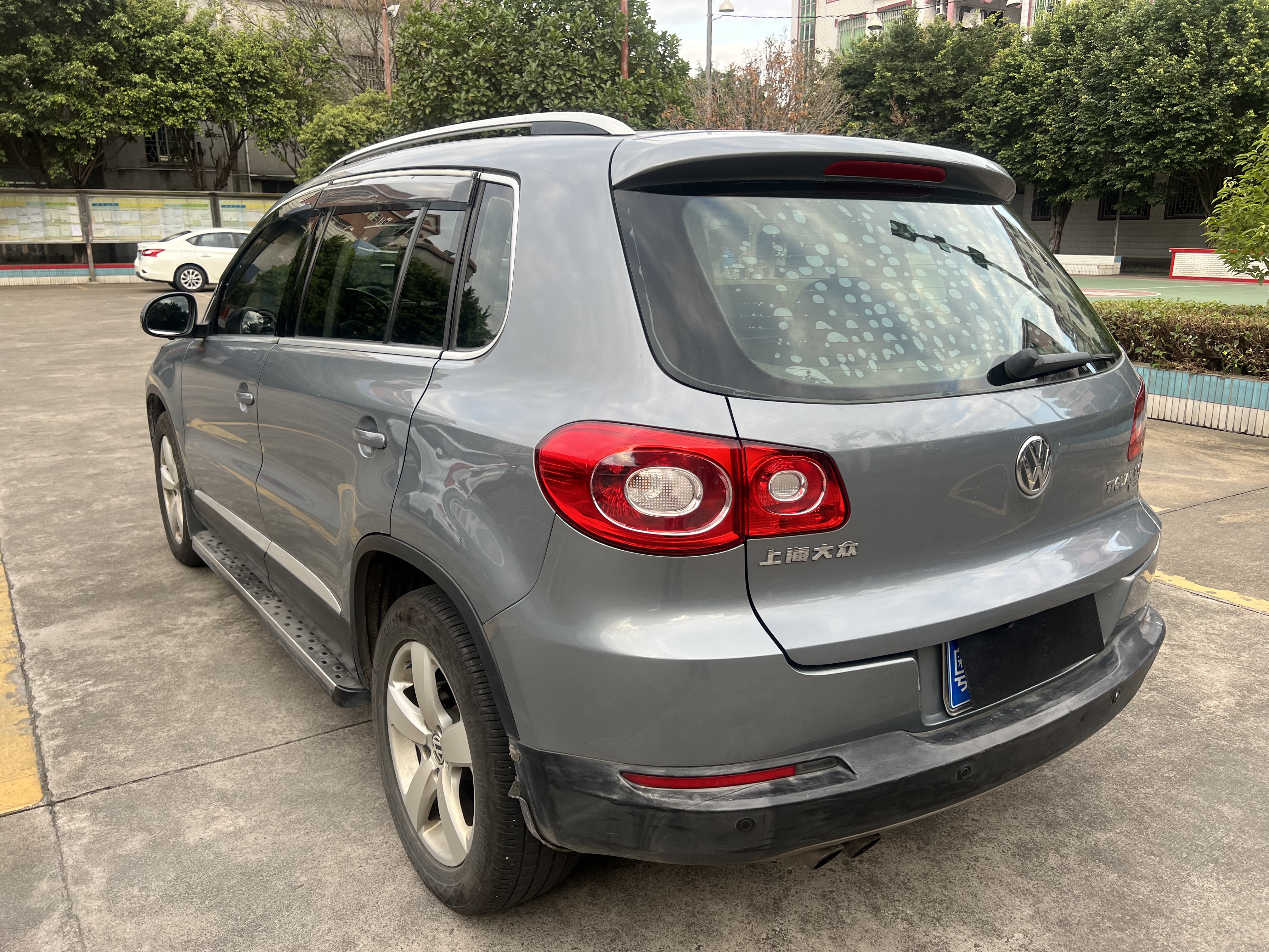 Volkswagen Tiguan 2011 immagine di auto #8