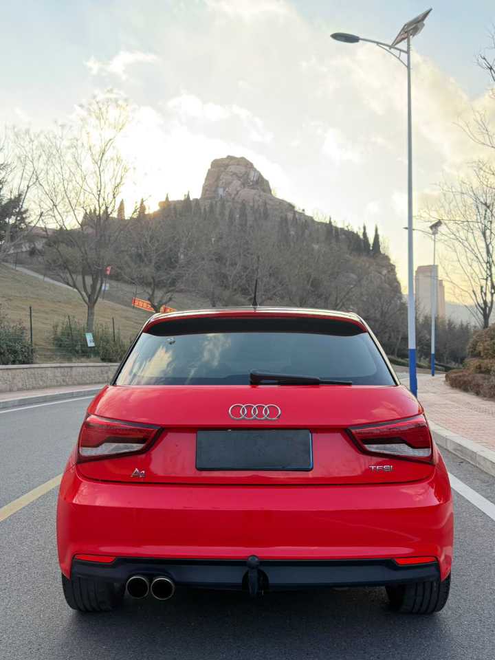 Audi A1 2016 car image #8