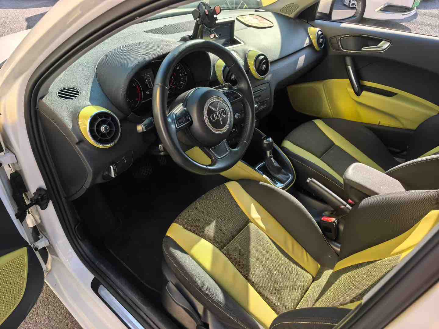 Audi A1 2014 car image #8