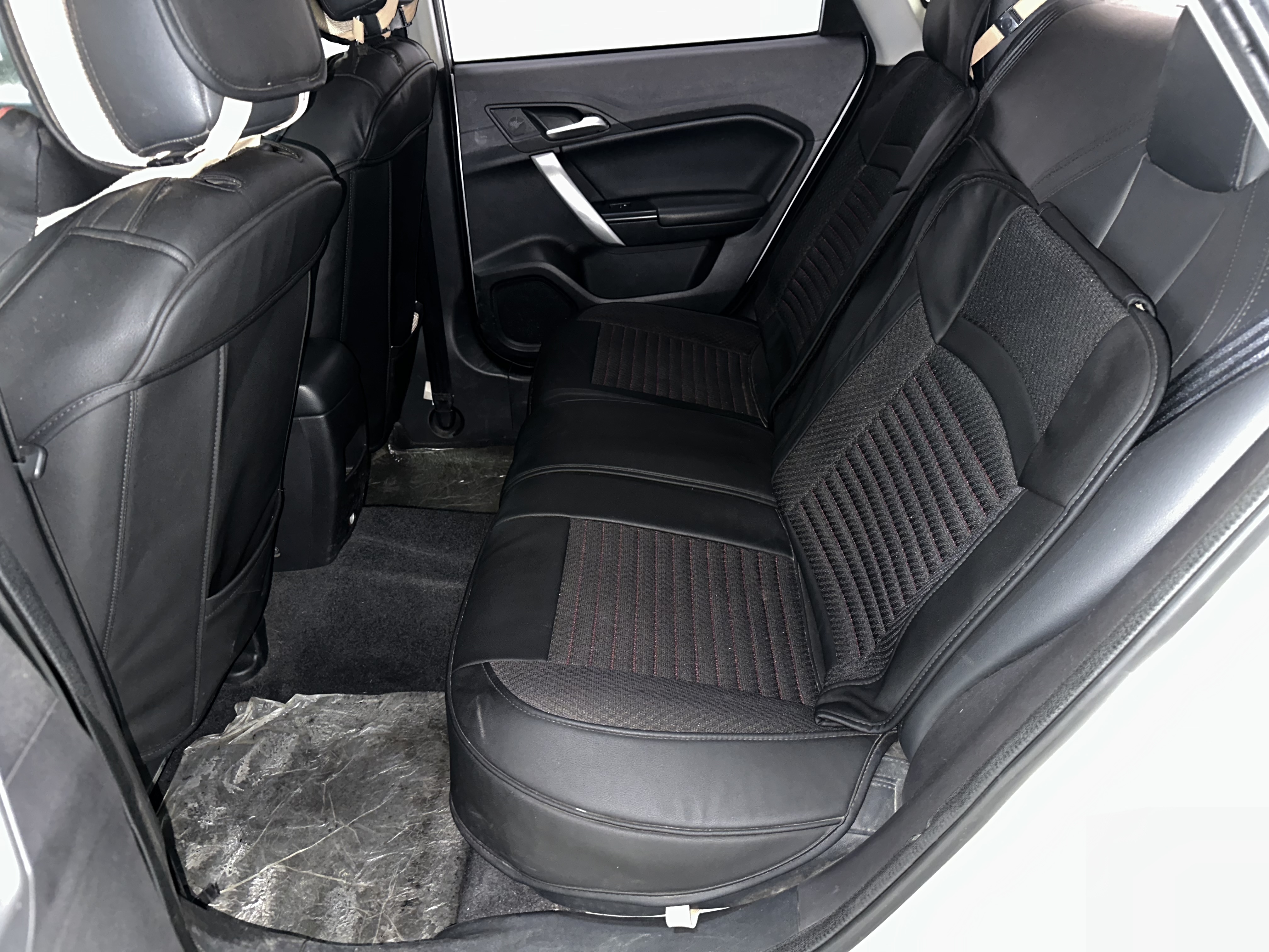 MG GT 2016 car image #8