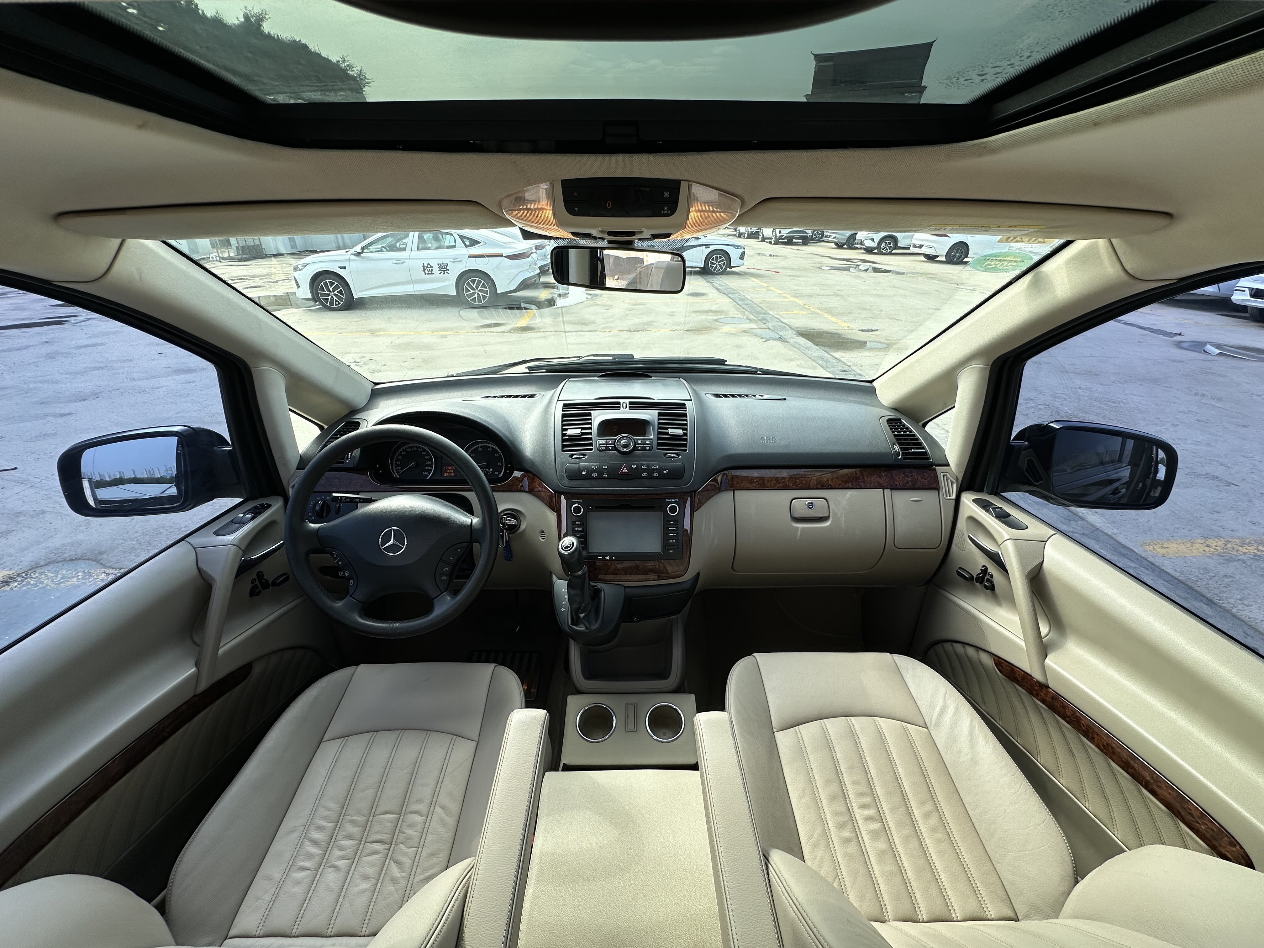 奔驰 唯雅诺 2011 汽车图片 #8