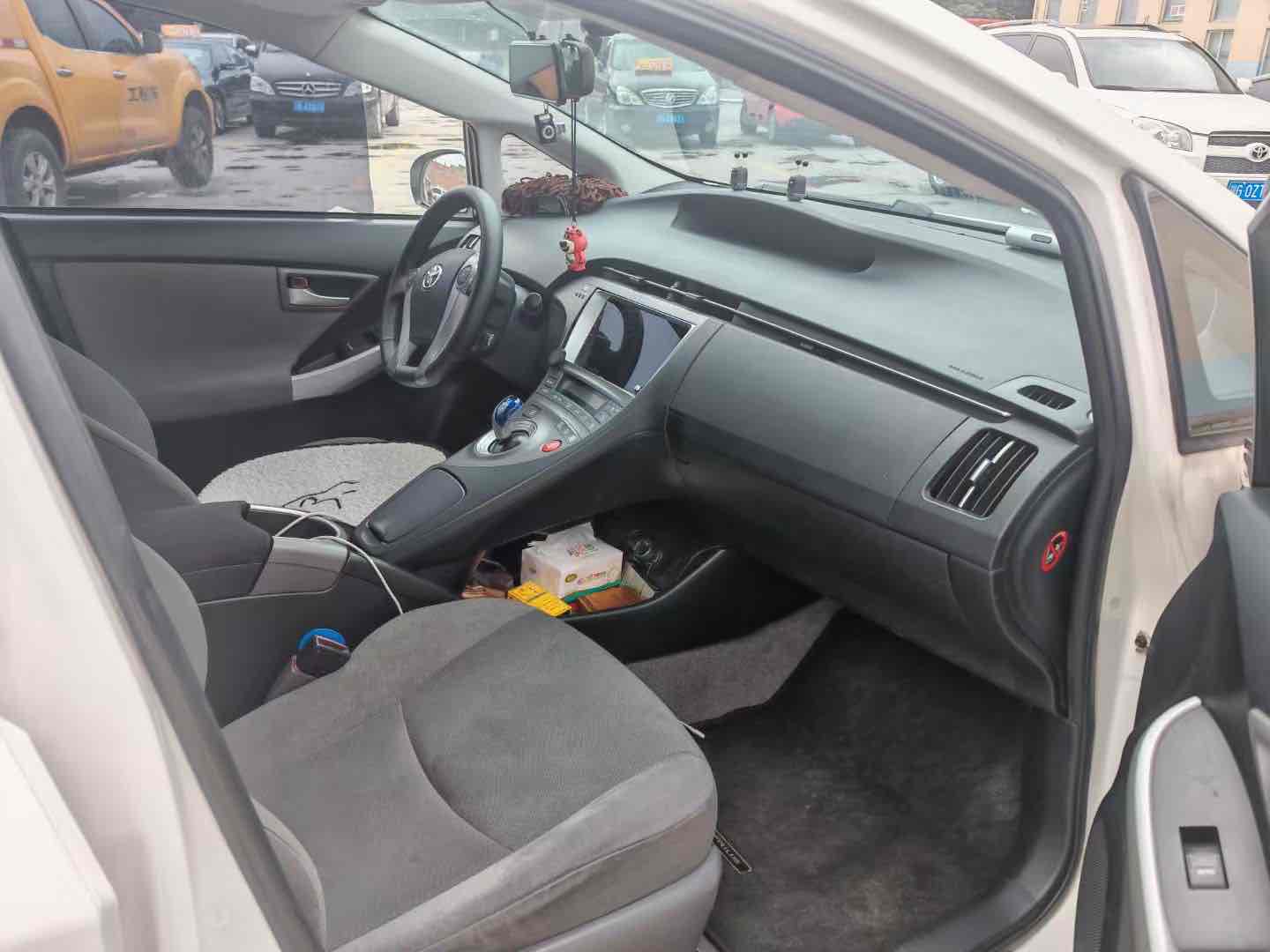 Toyota Prius 2013 car image #8